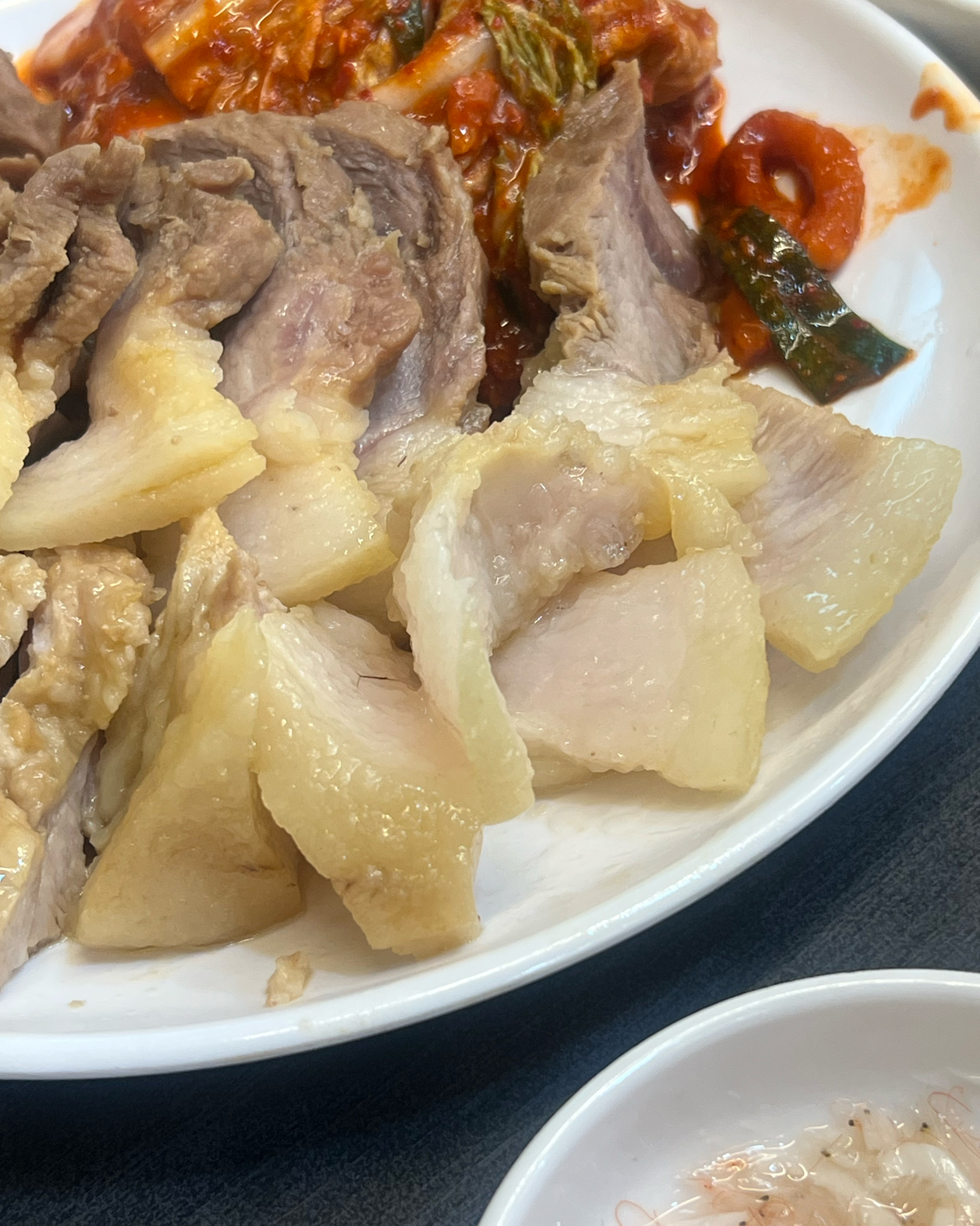 화려한 리뷰에 가려진 실체를 폭로합니다. - 성수 맛집 훼미리손칼국수보쌈