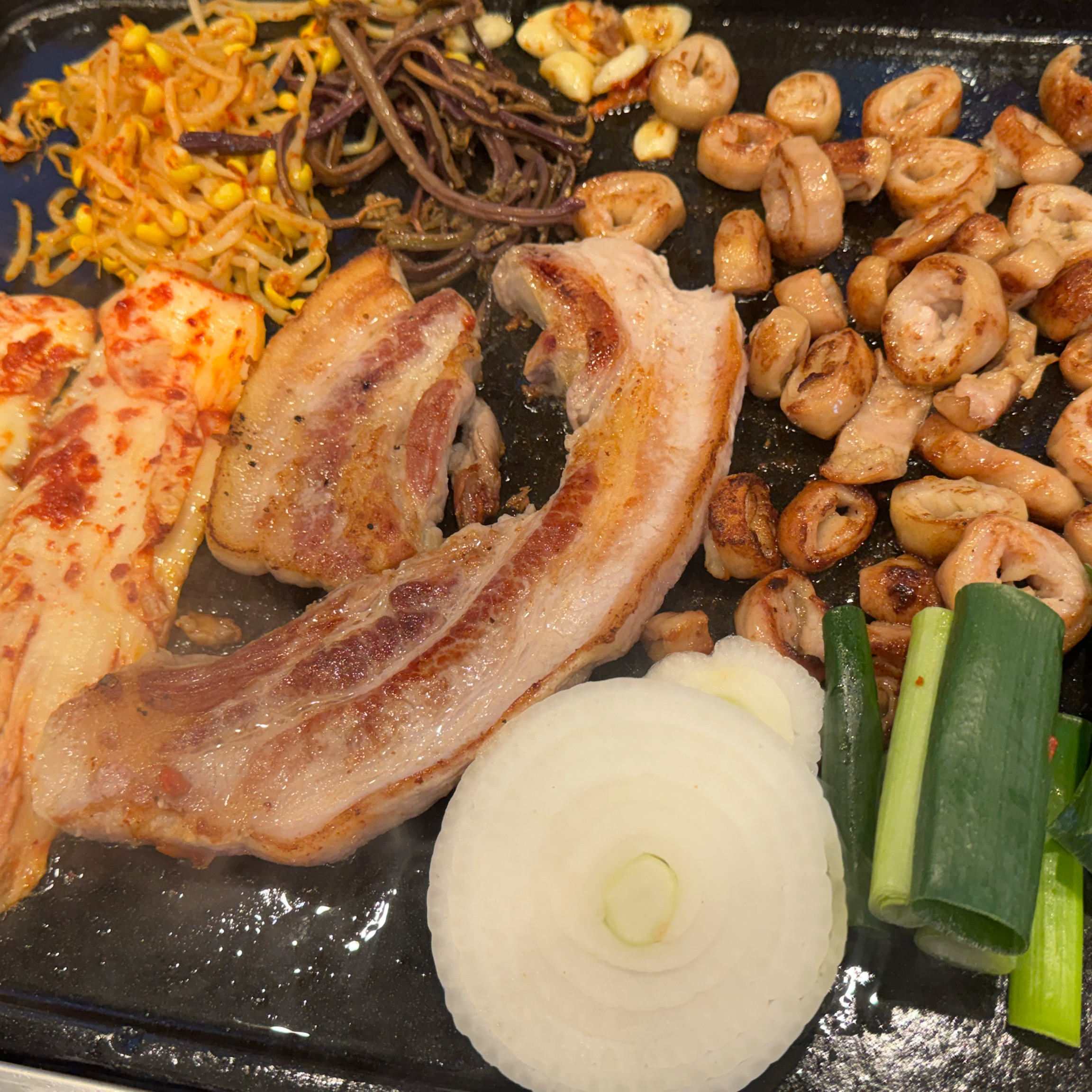 강릉여행2일차 !! 고기가 급 먹고싶어 친구들이랑 방문했습니다! 매장도 너무깔끔하고 사장님