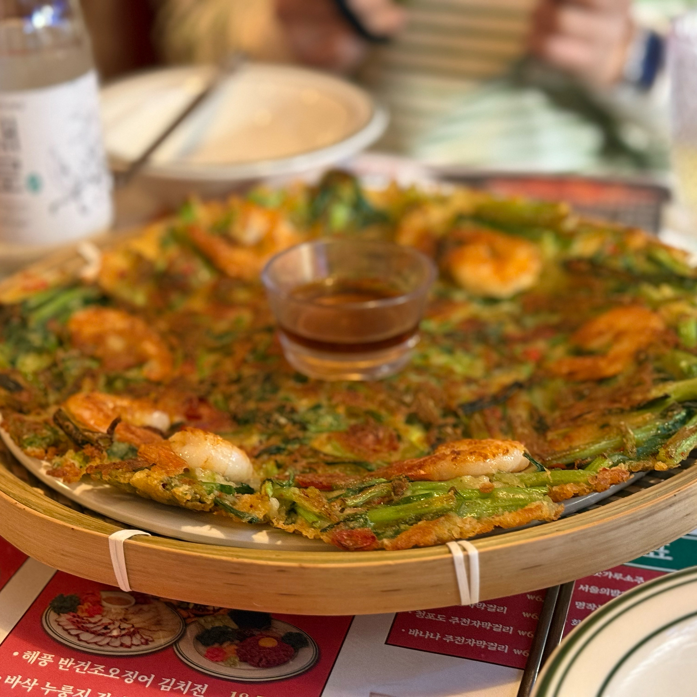 재방문 의사 만땅입니다 맛은 말 할 것도 없고, 직원분들 다 너무 친절하셔서 기분좋게 먹고