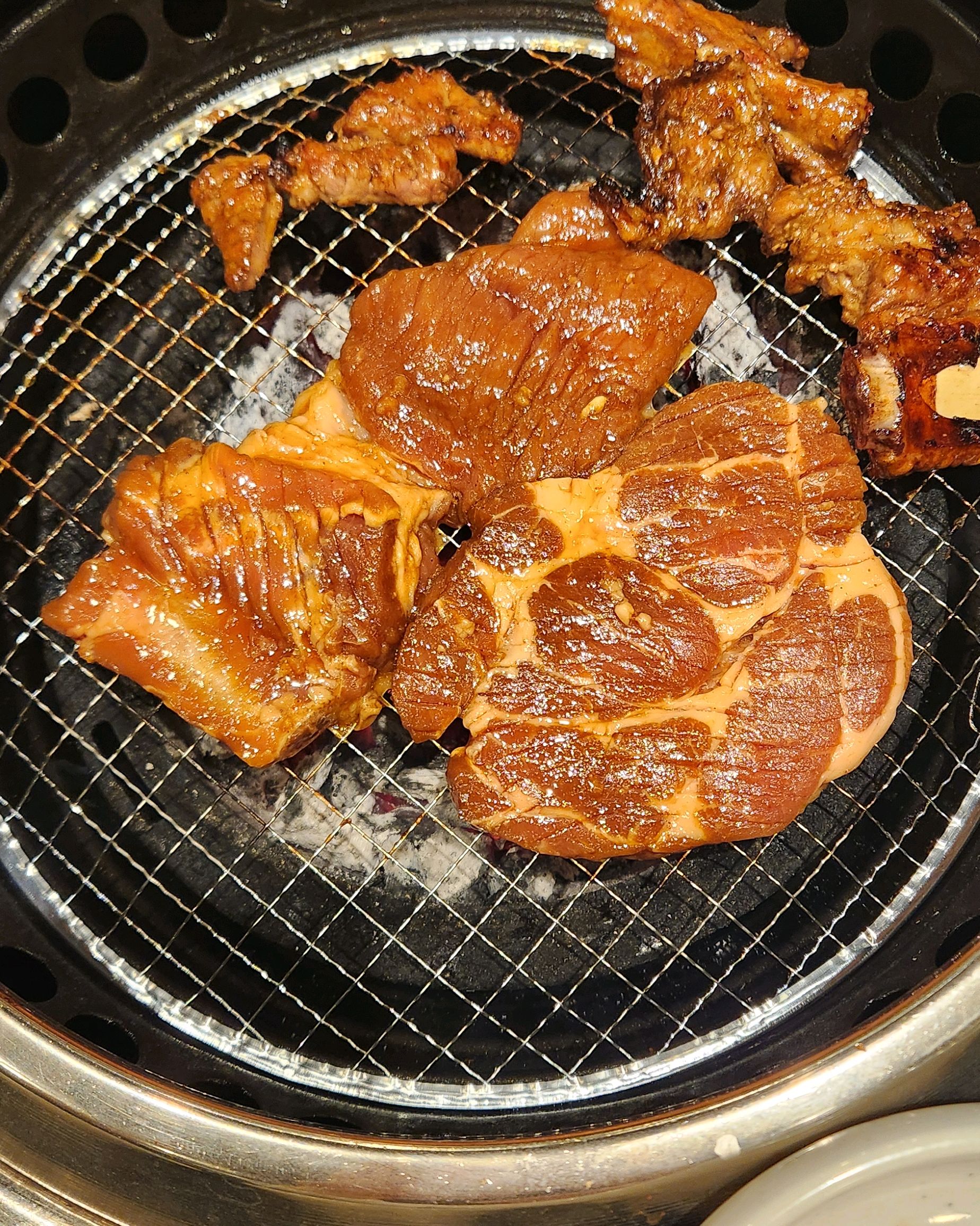 자주오는 곳 입니다. 주차가 편하고 아이들 먹기도 좋구요. - 불당동 맛집 이화갈비