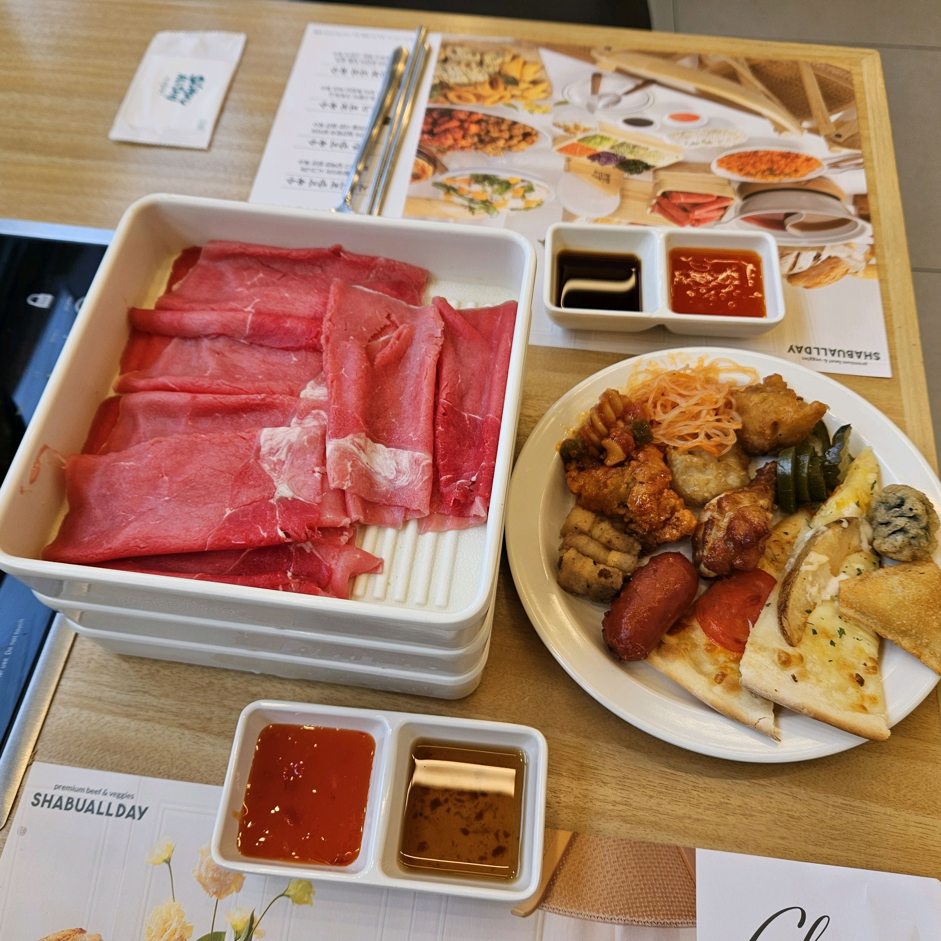 모든게 다 셀프라 너무 편하고 좋았습니다! 디저트도 괜찮고 셀프죽까지 먹을 수 있어 행복했
