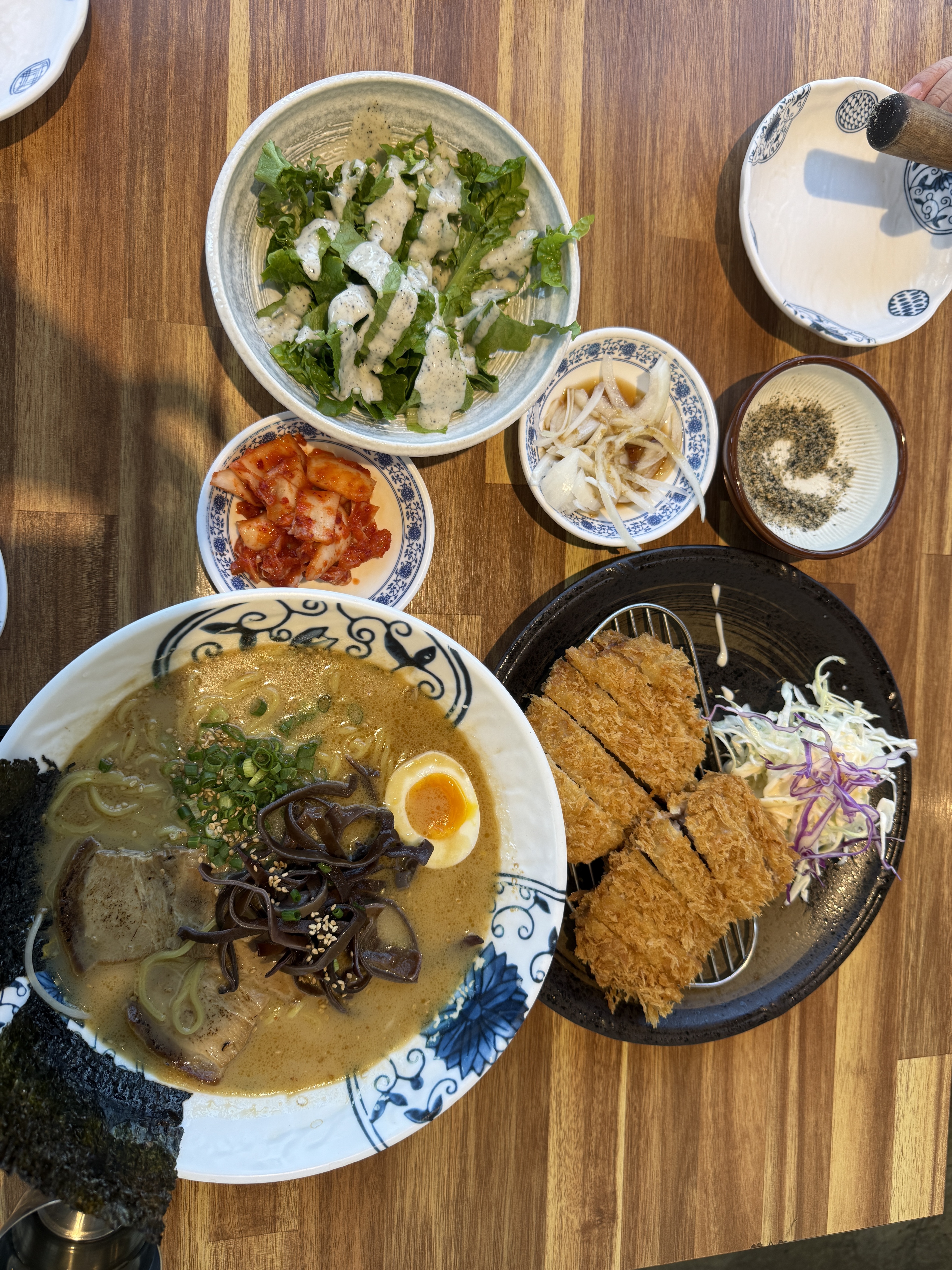 오 라멘국물 완전 진국이예요!! 돈가스는 어쩜 이리 부드러운지~ 사장님 너무 친절하시고 음