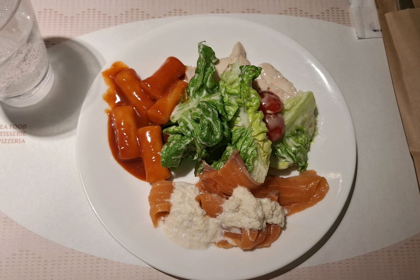 아이와 함께 방문했어요! 어린이가 좋아하는 메뉴도 많고 어른을 위한 와인, 맥주도 무제한이
