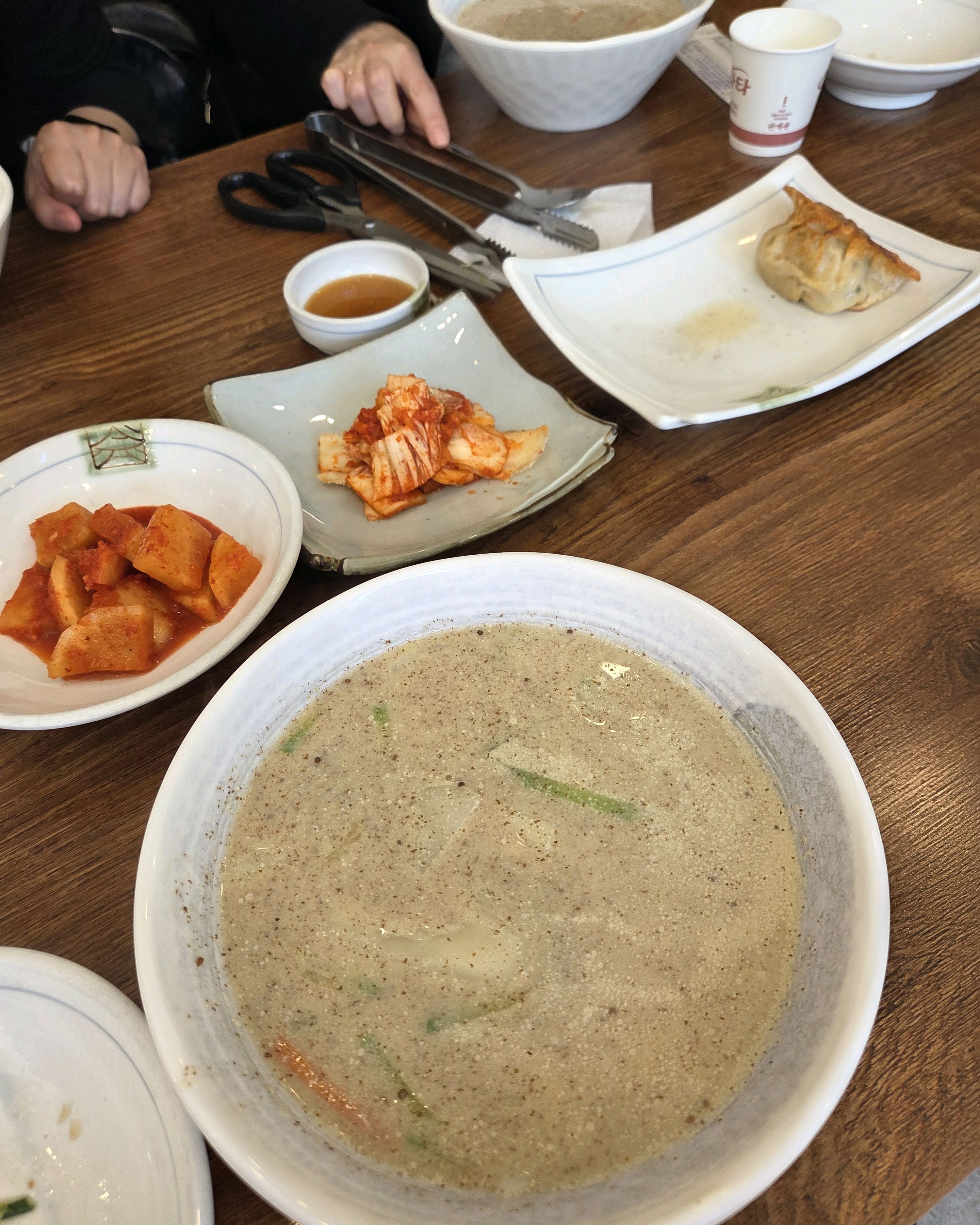 들깨 수제비는 완죤 진국 - 불당동 맛집 원조공주얼큰이칼국수