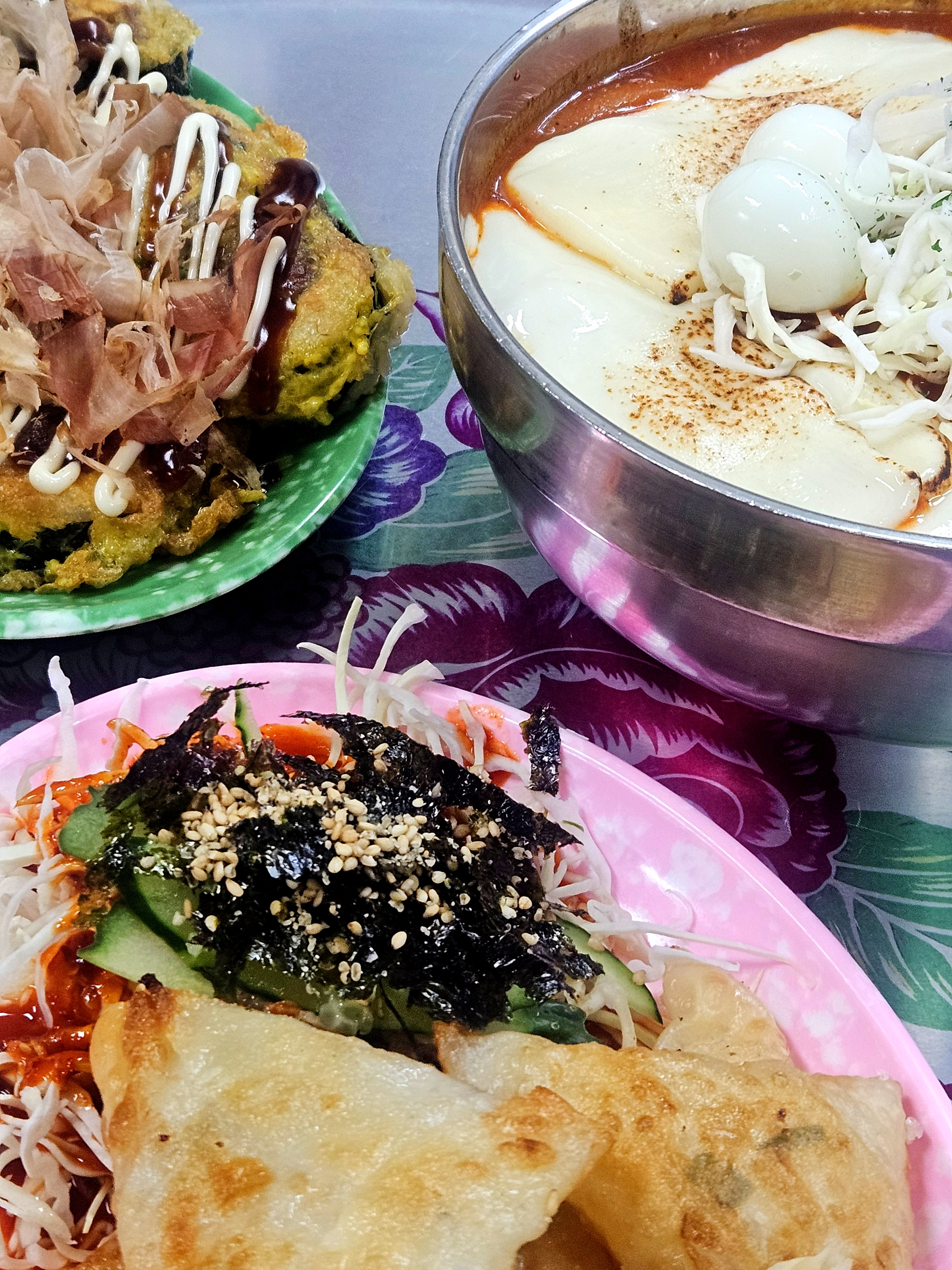 키오스크 대기 필수, - 대구 맛집 신서문김밥