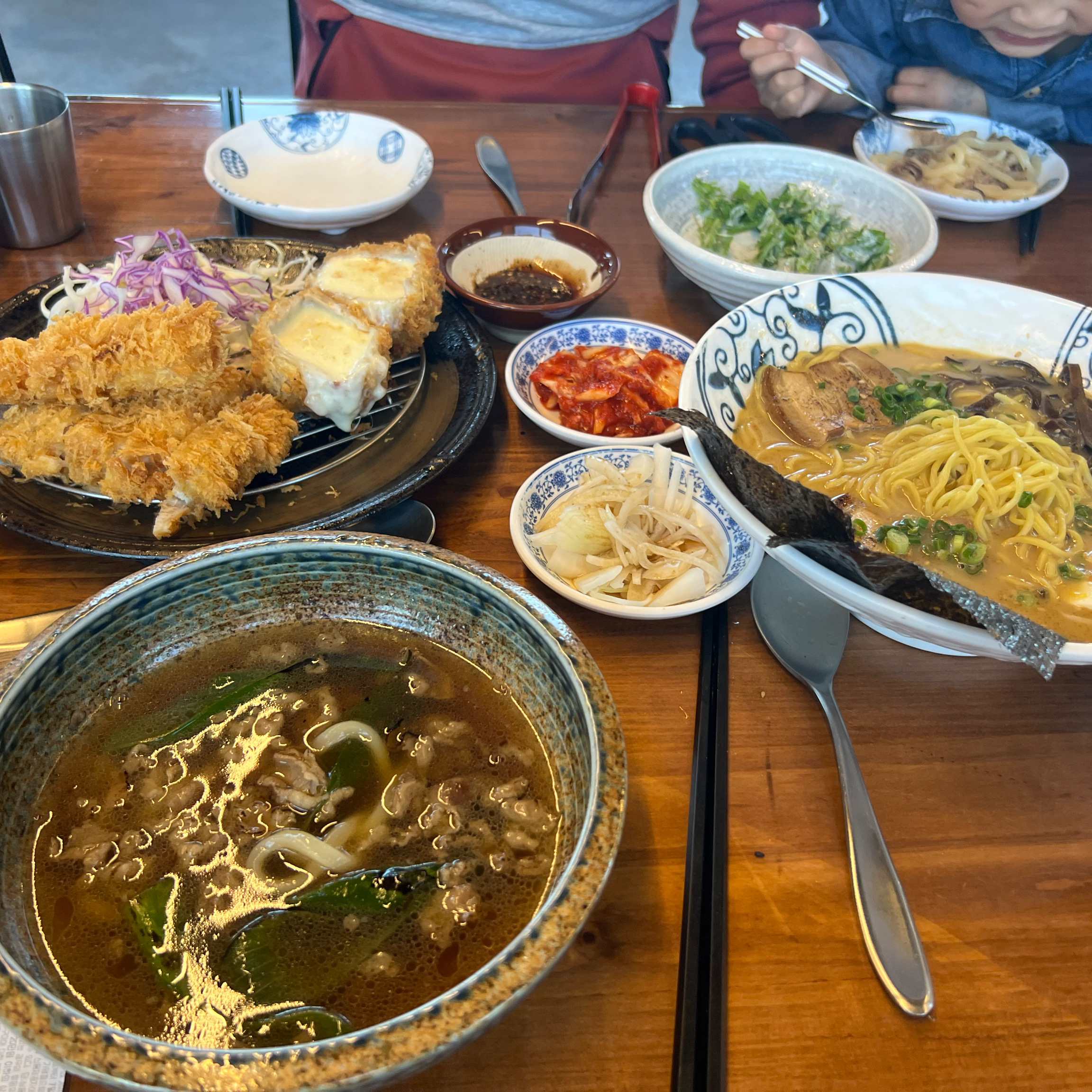 음식 맛있고 자리도 넓어거 좋았어요~~^^ - 제주 맛집 범식당 제주성산점