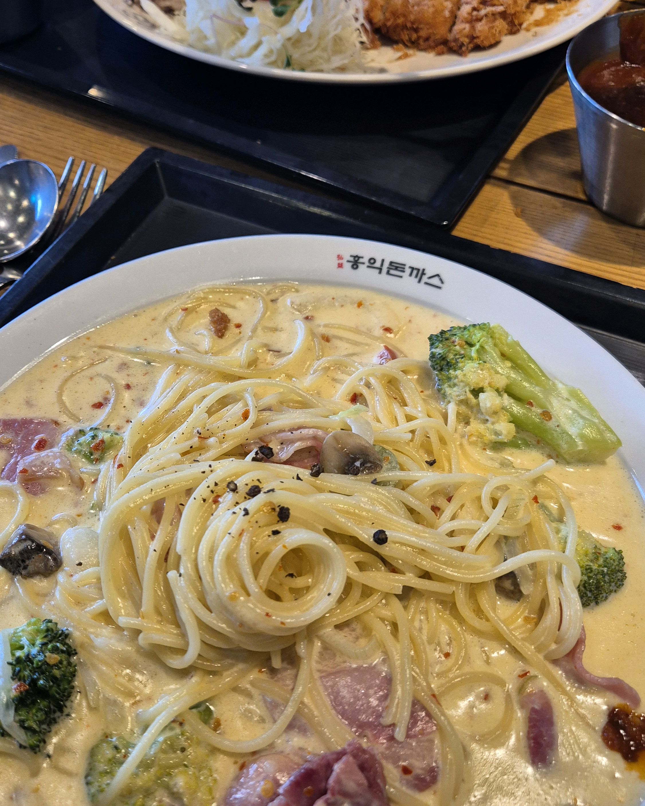 가끔 외식할때 오는 곳이에요! - 검단 맛집 홍익돈까스 검단점