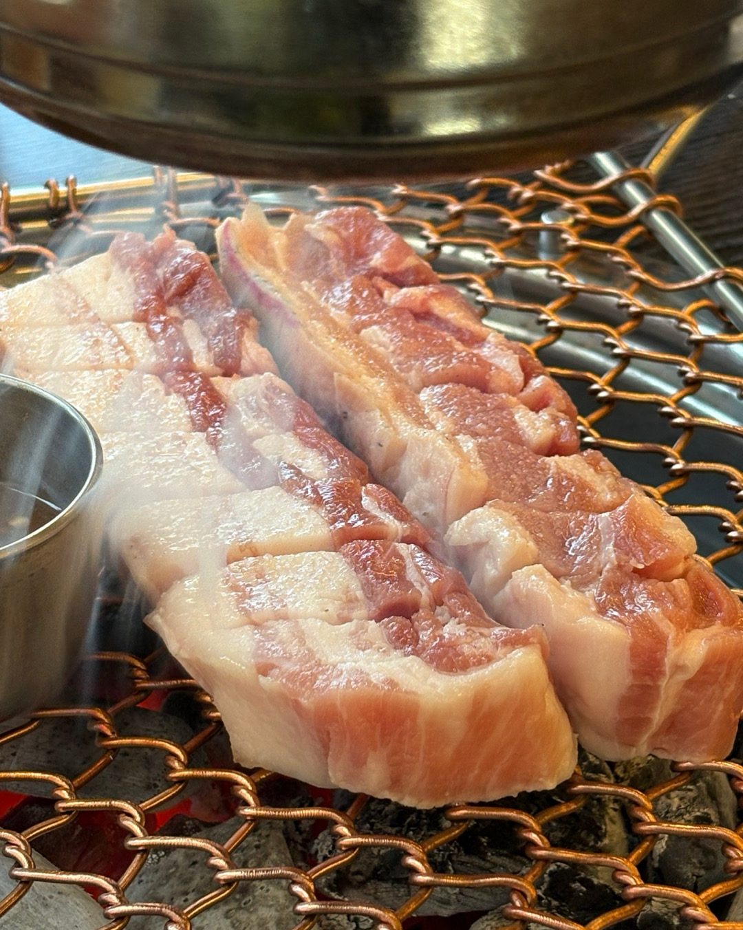 제주도여행 마지막날 흑돼지먹으러 방문했는데, 맛있게 잘 먹었어요. 고기도 두툼하고 잡내도 