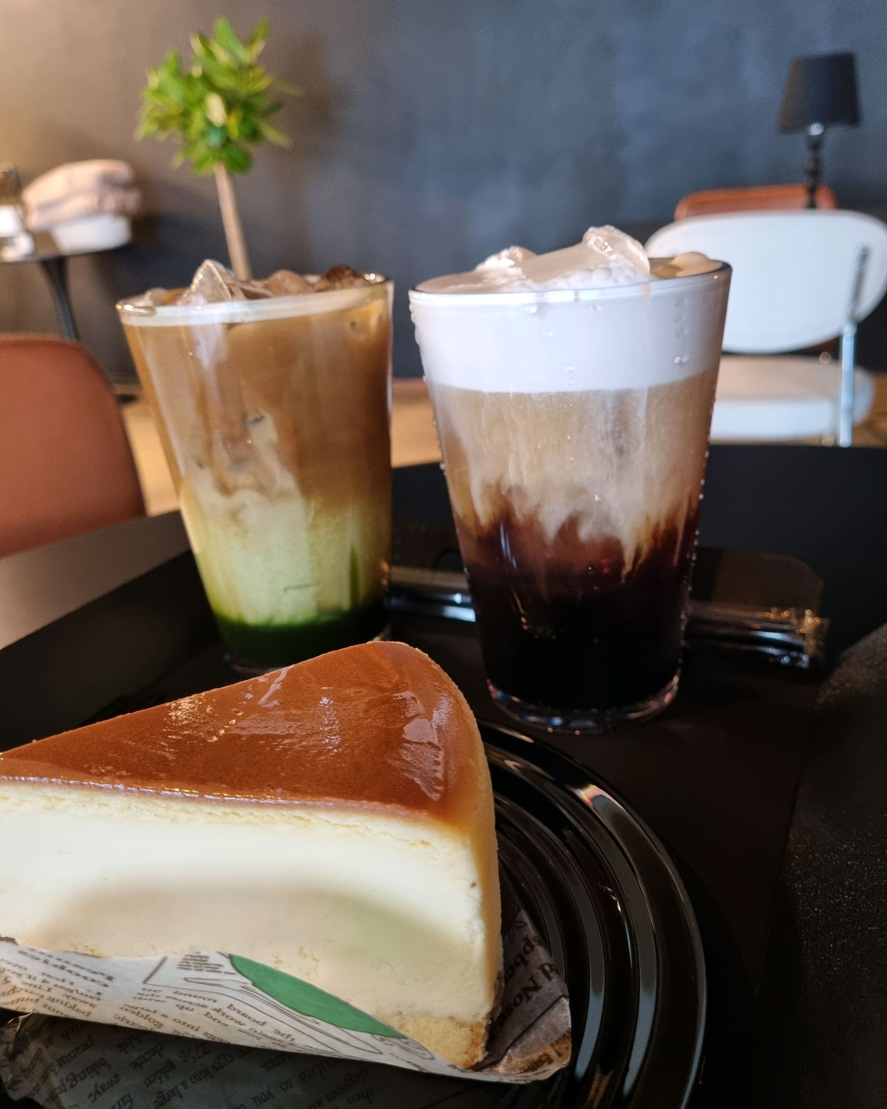 엄마랑 구월동 왔다가 멋진 카페에서 힐링하다 가요🥰 진짜 넓고 인테리어 고급지네요 음악도