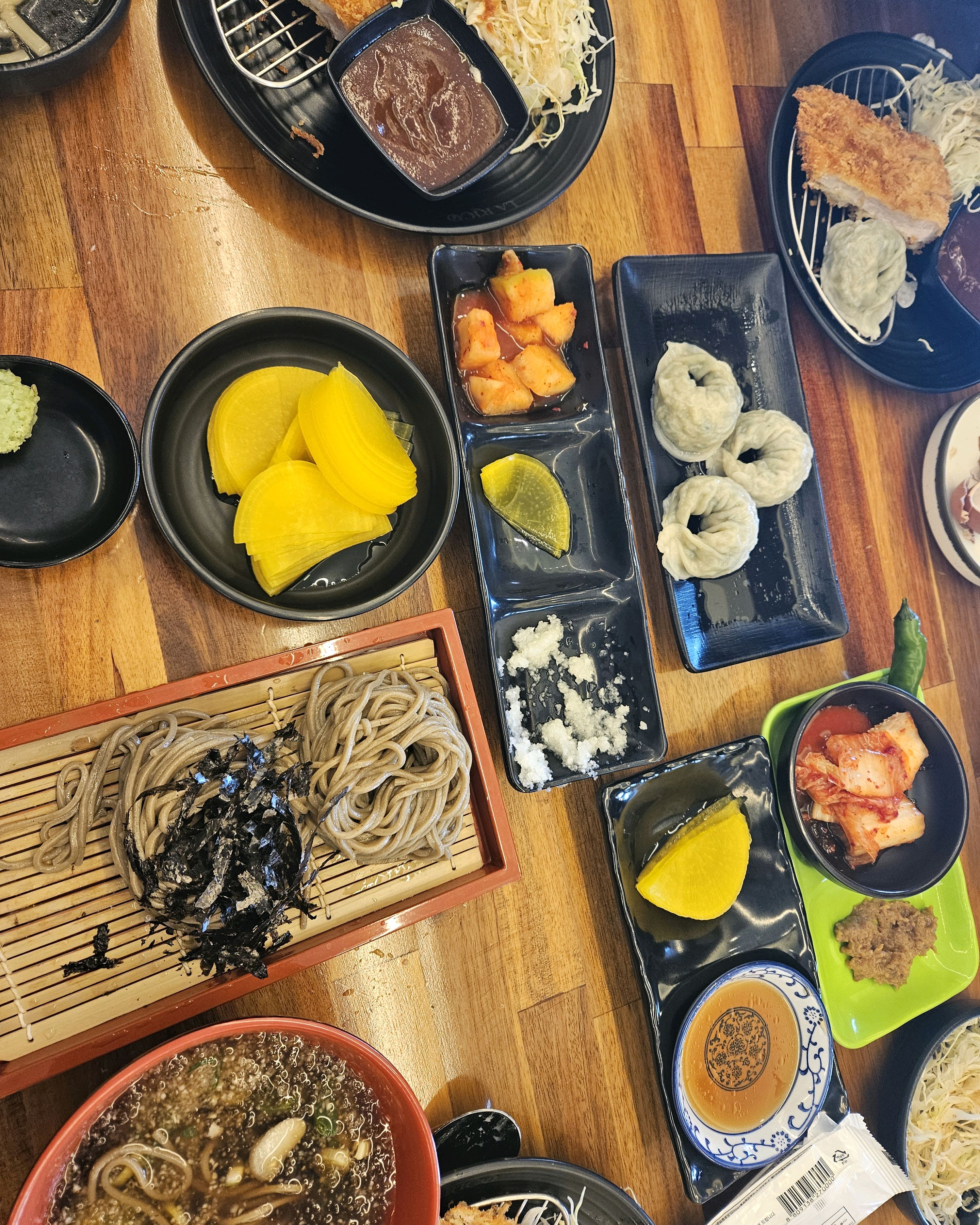 오늘은 옆가게 부송국수에서 콩국수까지 주문해서 같이 먹었어요 - 군산 미장동 맛집 삼동소바 군산점
