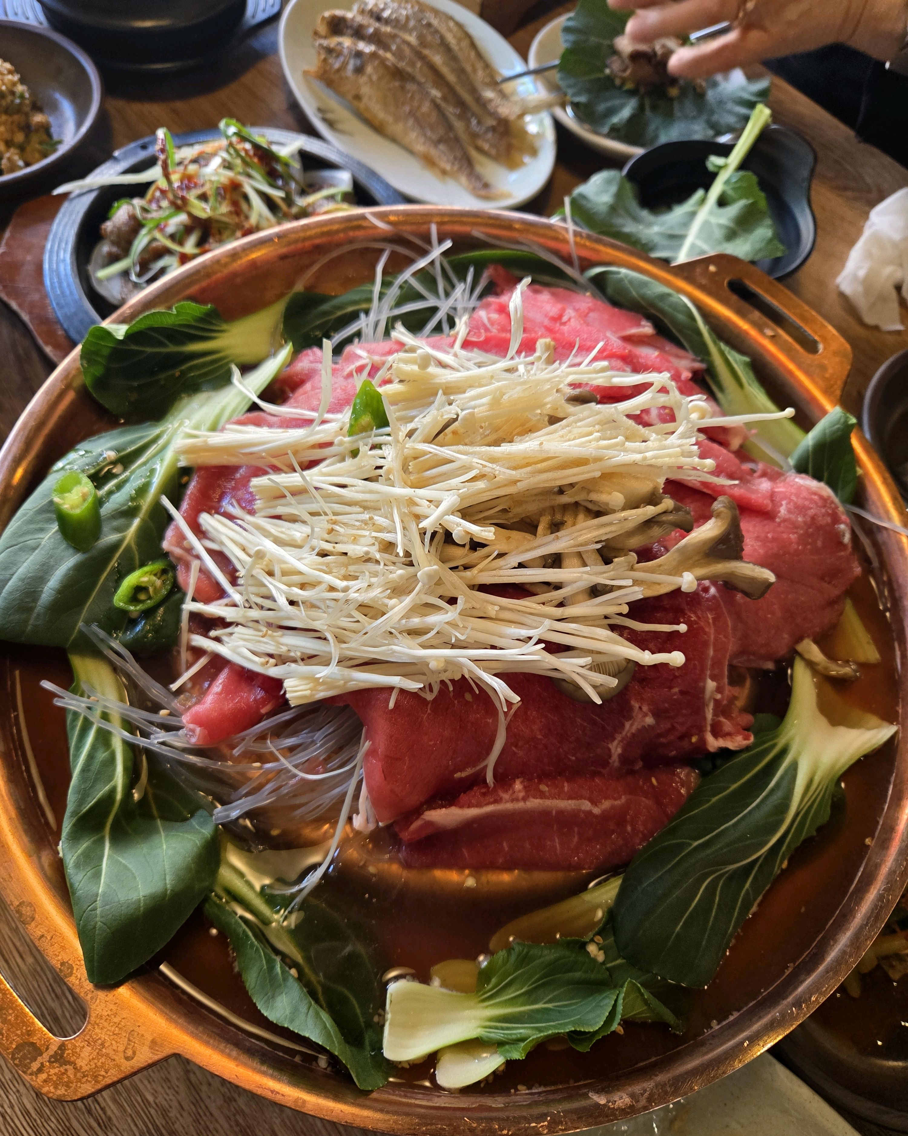 부모님 모시고 다녀왔습니다.첫방문이여서 살짝 걱정했는데 음식도 정갈하고 맛있네요^^ 예약후