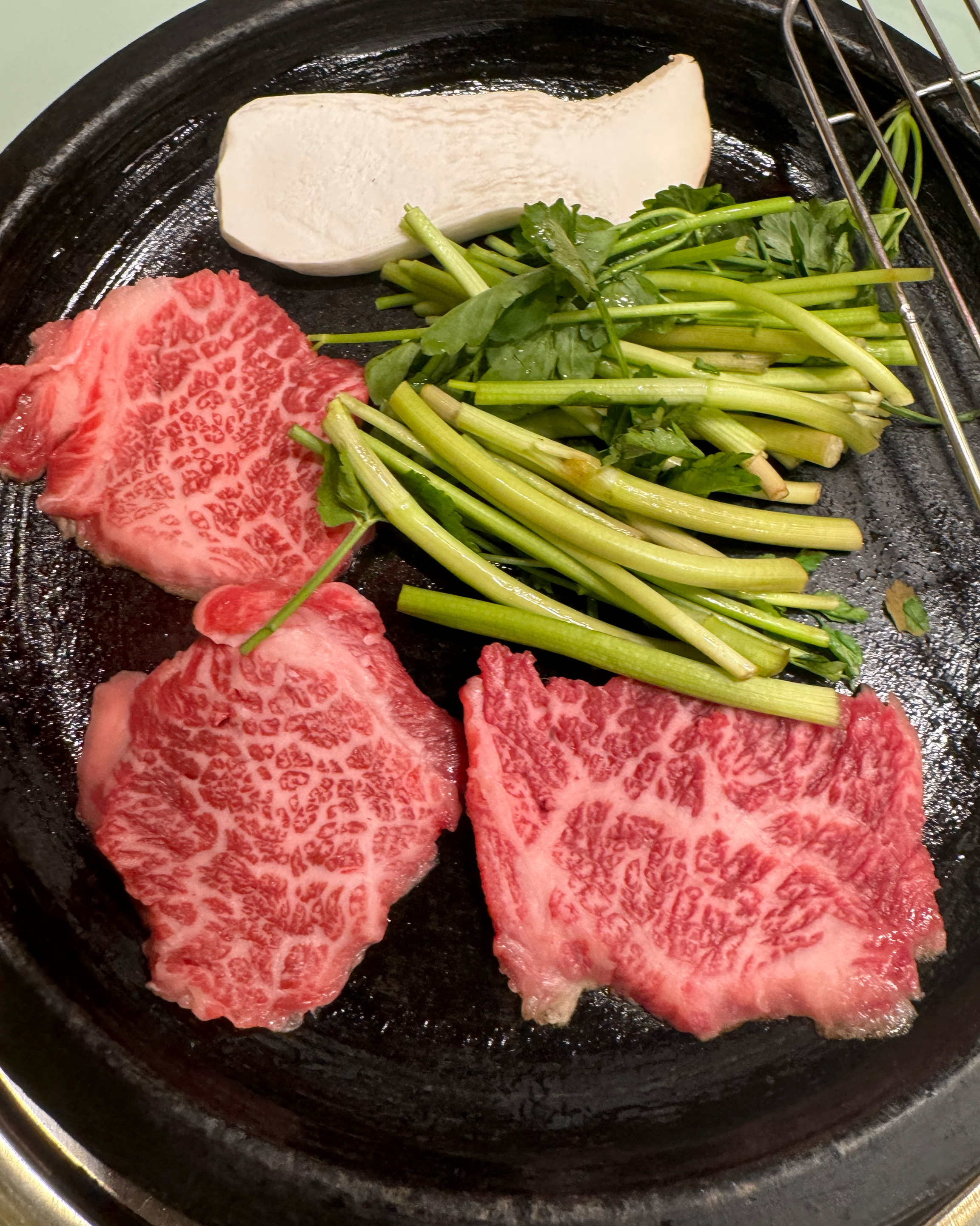 오 기대보다 더 맛있네요!!!! 너무 맘에 들어요 ㅎㅎㅎ - 불당동 맛집 꾸석지돌판한우 천안신불당점
