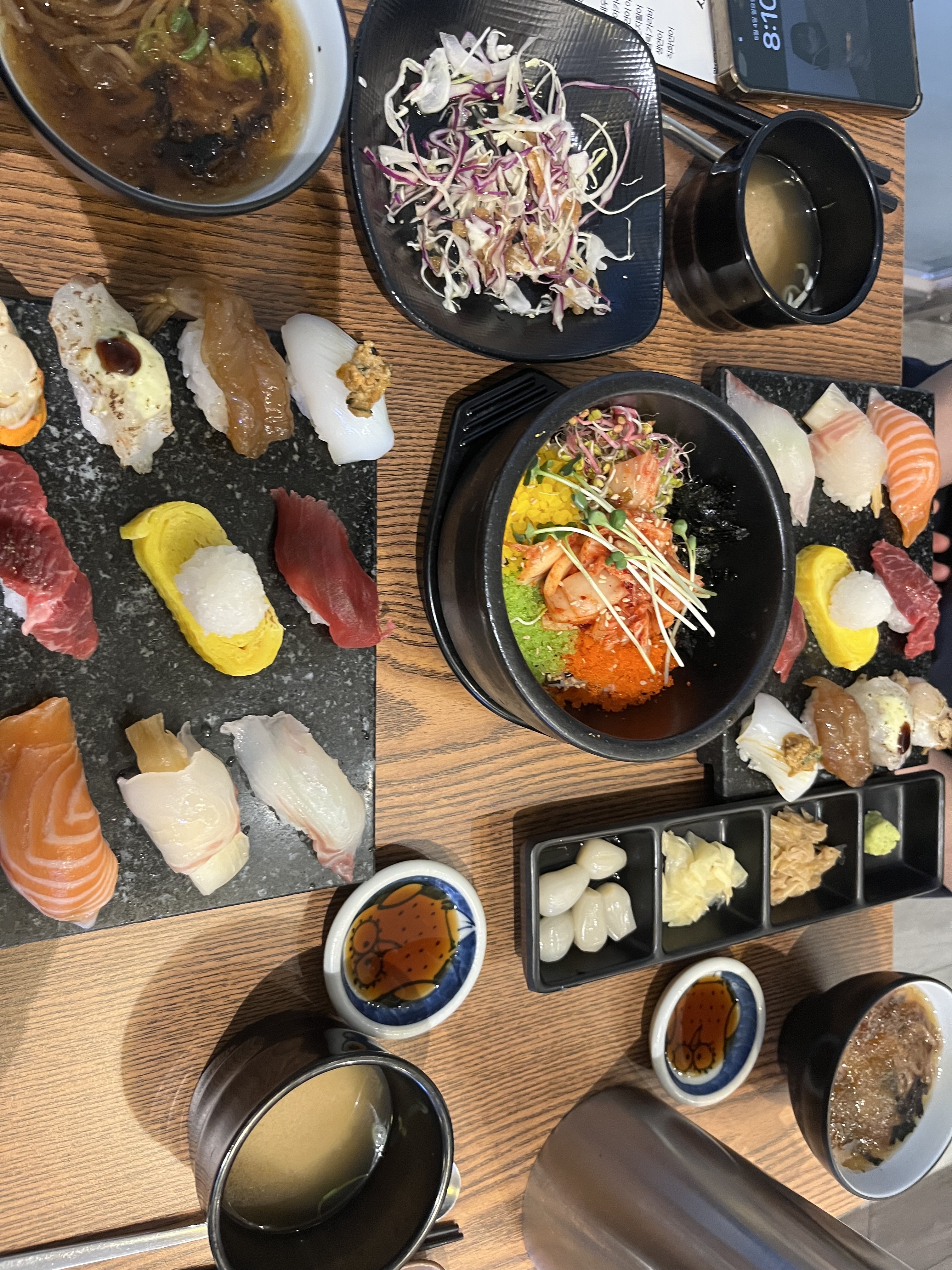 배달로 먹어보고 맛있어서 방문해서 먹네용!! - 불당동 맛집 그집초밥 불당점