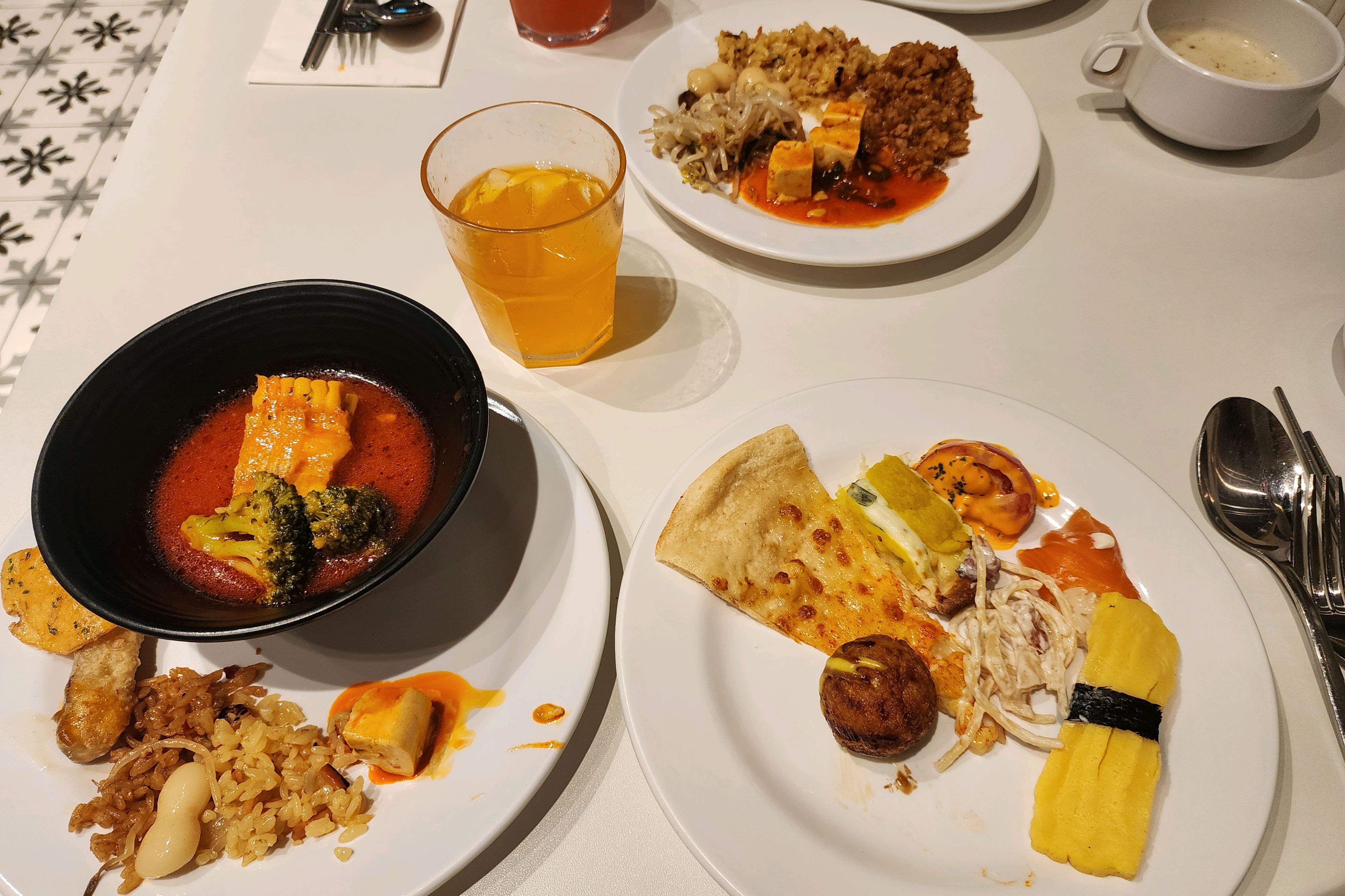 평일 점심에 갔는데 시람이 많았어요,,, - 공덕 맛집 애슐리퀸즈 공덕점