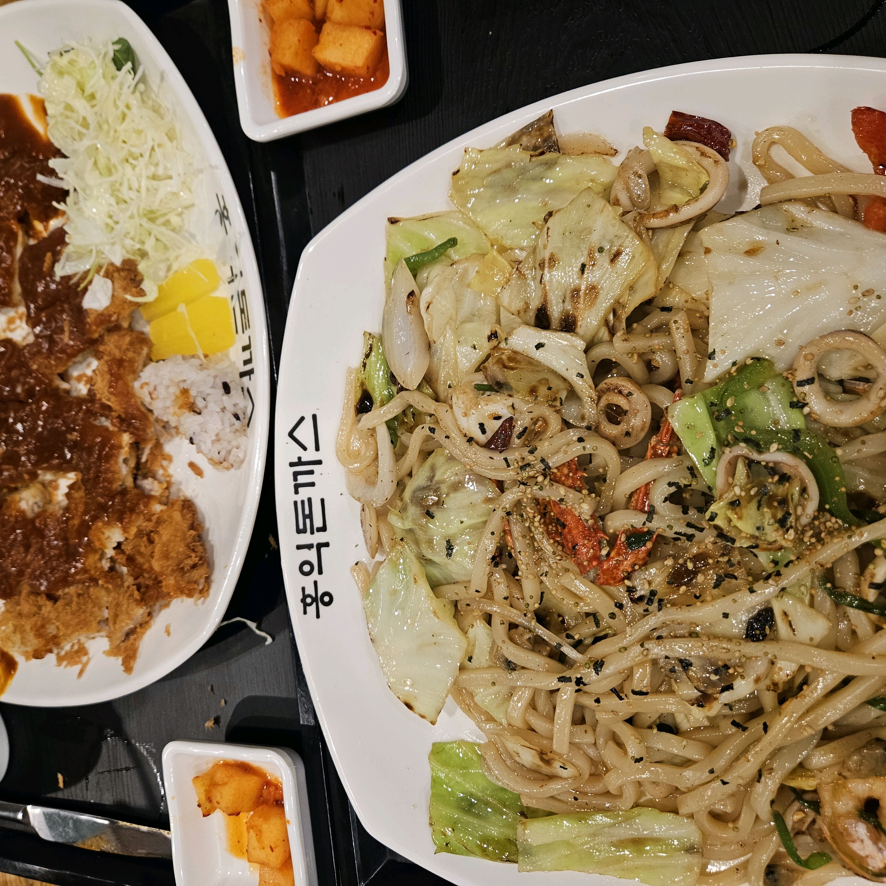아이랑 셋이 와서 돈가스와 볶음우동 맛있게 - 구미 구평동 맛집 홍익돈까스 구미구평점