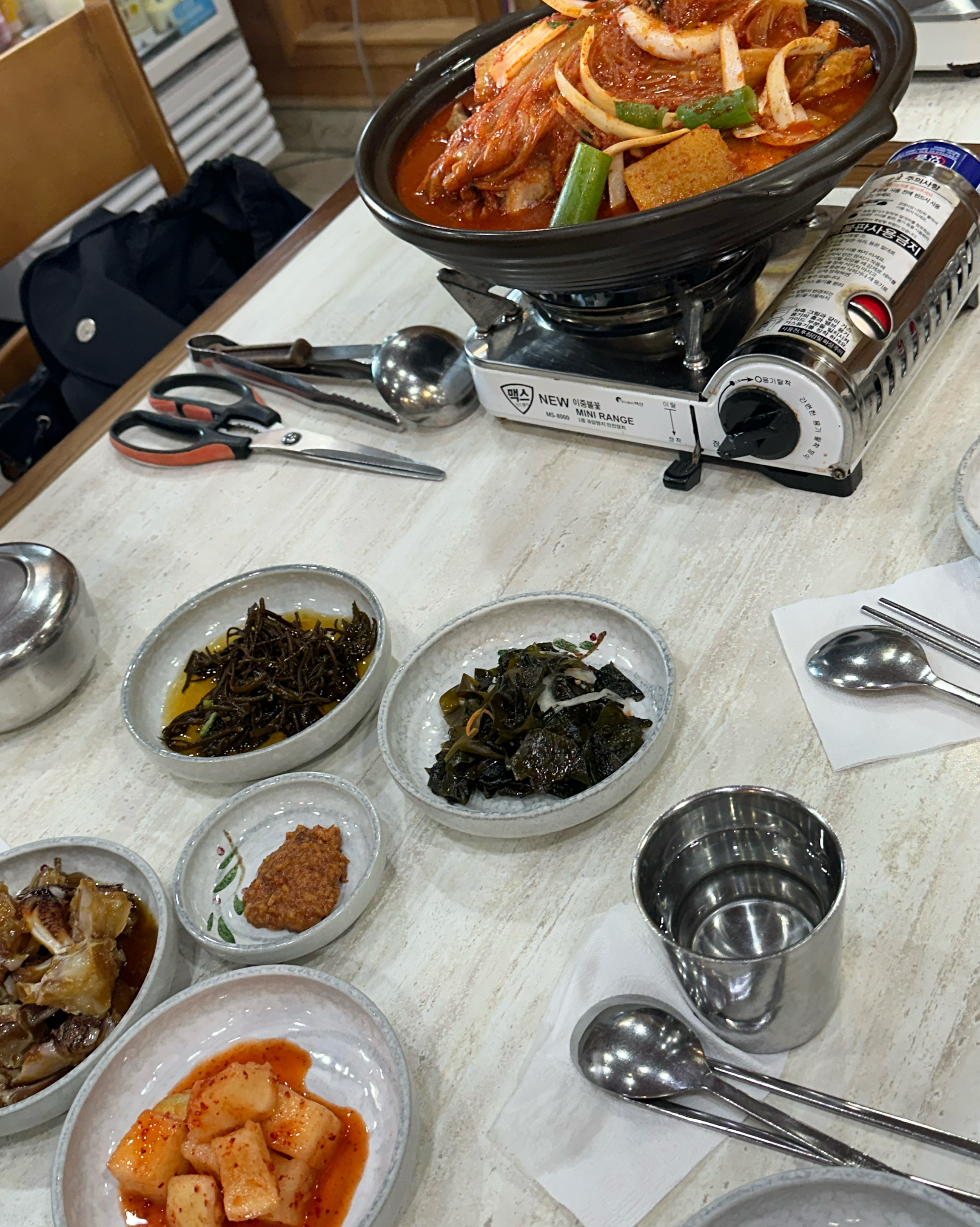 양이 많고 묵은지가 너무 맛있어요 - 제주 맛집 바다속고등어쌈밥 제주애월본점