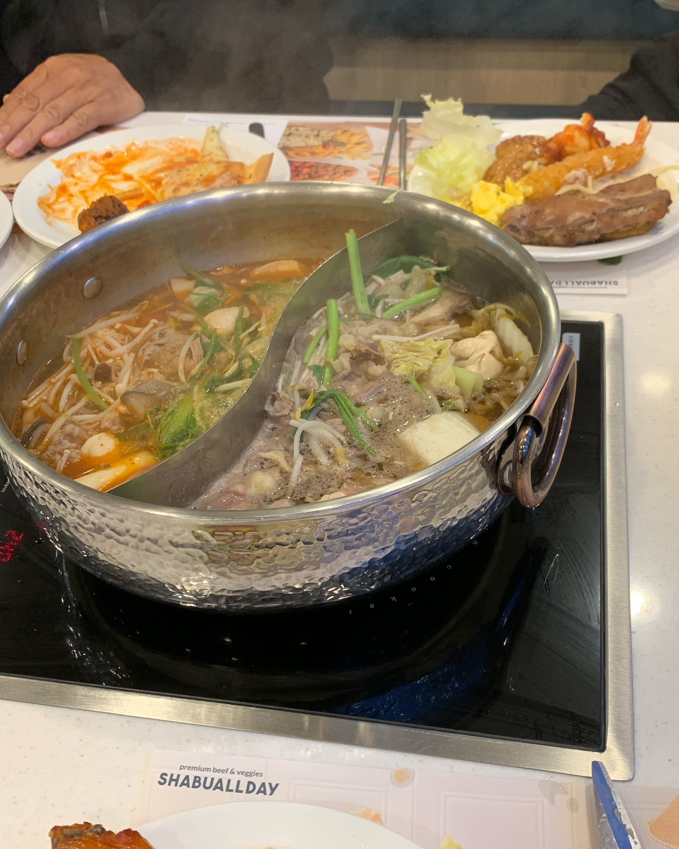 연휴네 대가족끼리 방문했는데 다들 맛있게 잘먹었어요! 웬만한 뷔페보다 먹거리가 많아요!! - 의정부 민락 맛집 샤브올데이 의정부민락점