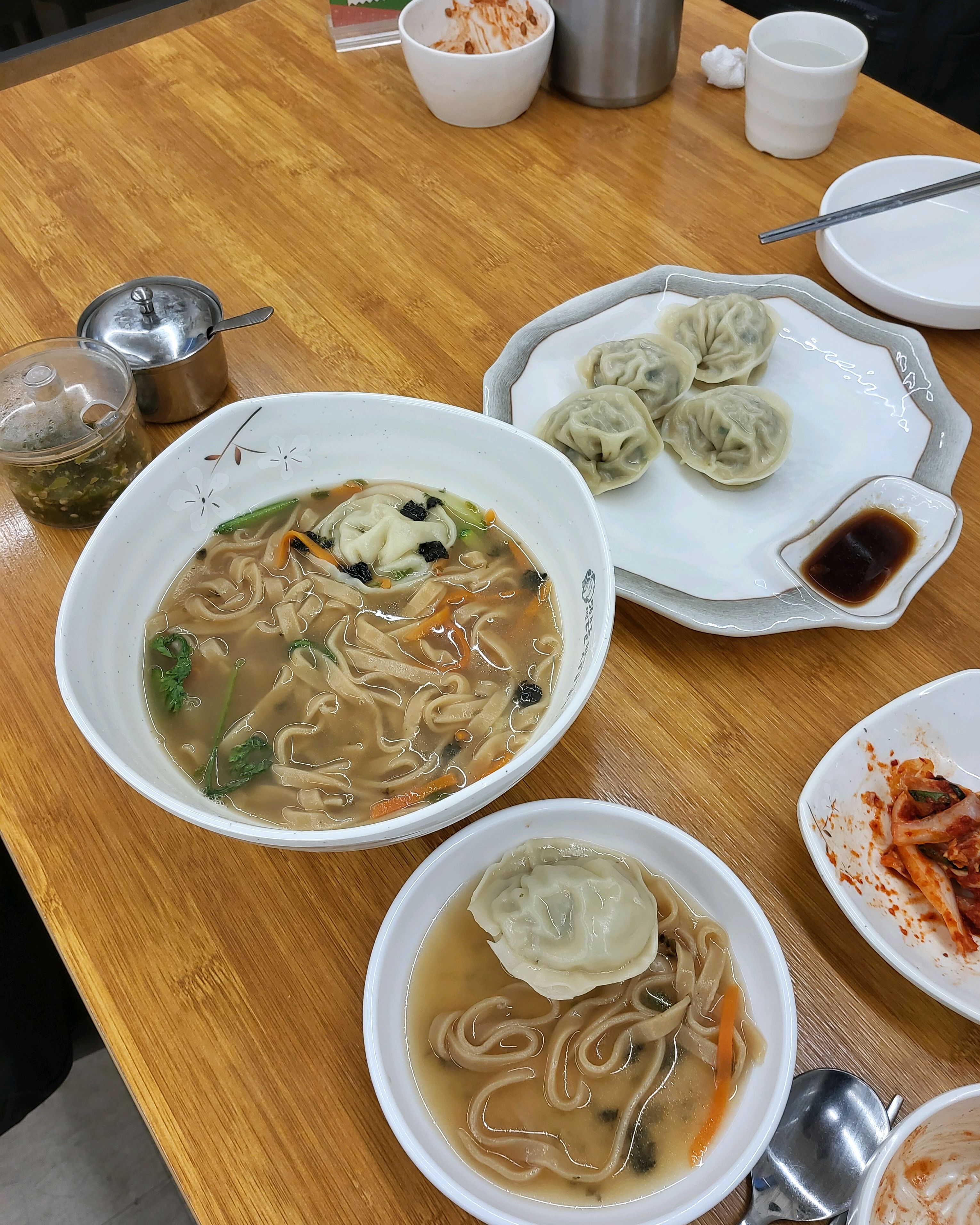 너무 맛있어서 먹다가 사진 찍어버림 너무 맛있어요 인천시청맛집!! - 인천 맛집 최부영칼국수