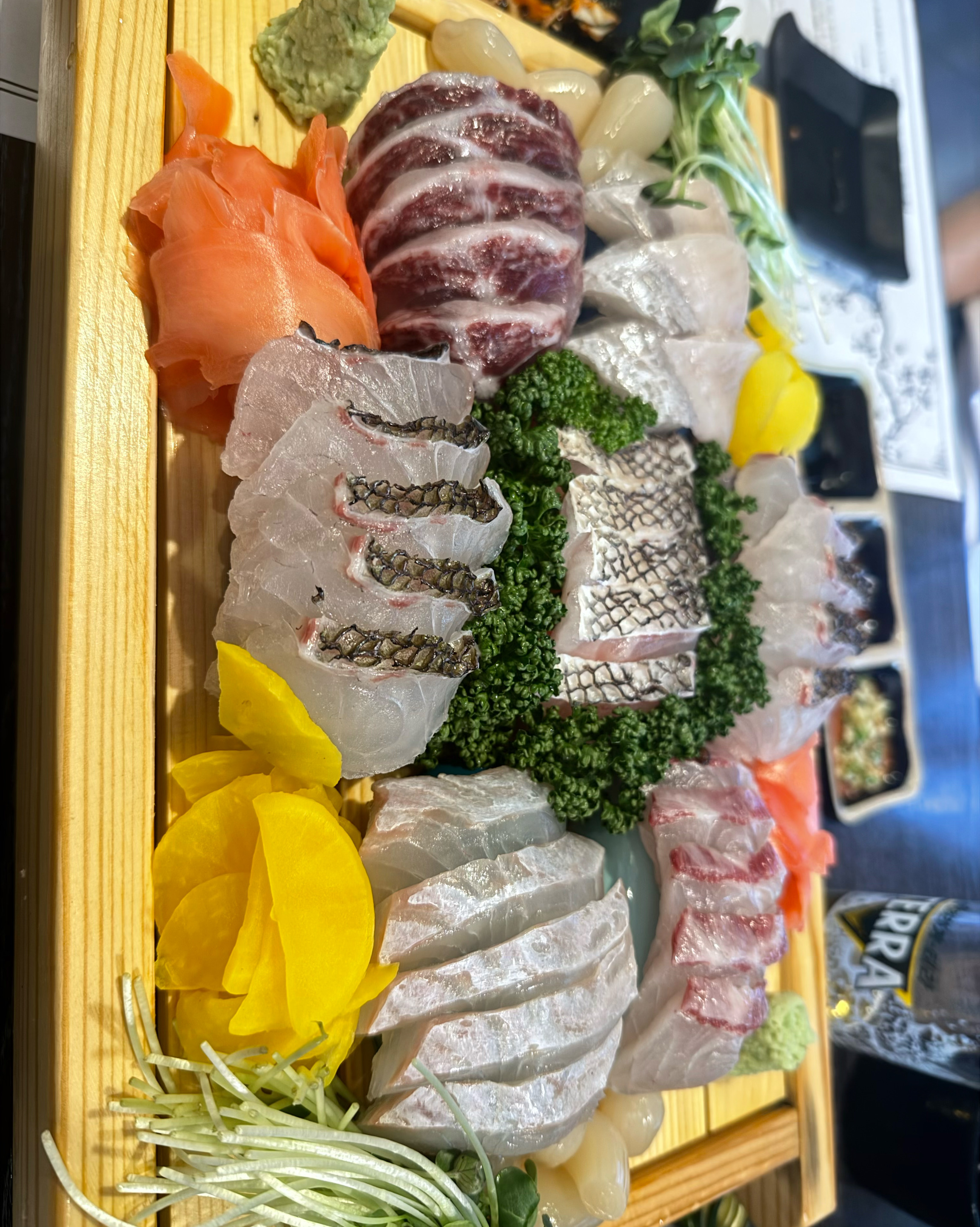 먹고 사느라 바빠 6년만에 찾아뵌 물고기자리는 더 바쁘고 잘 되시는거같습니다!! 둘이와서