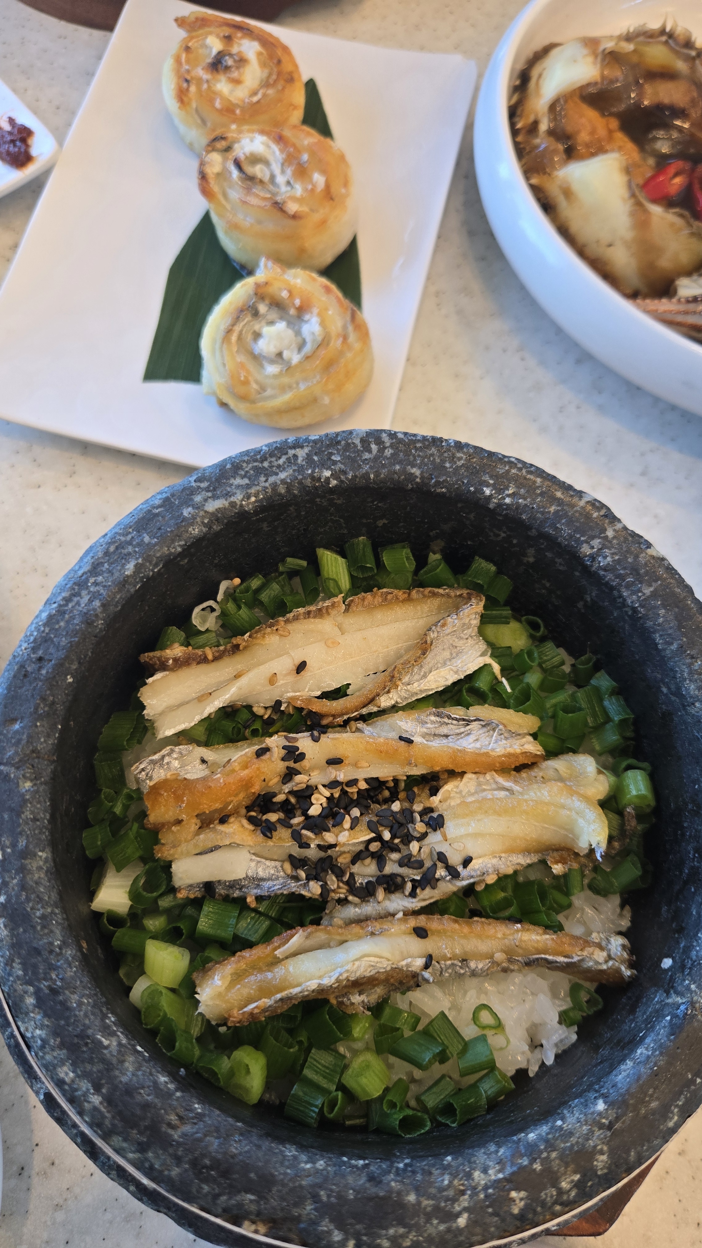 오랫만에 온 제주여행이라 찾아보고간건데 넘 맛있게 먹었어요 협재 뷰도 두말함 잔소리구 반찬