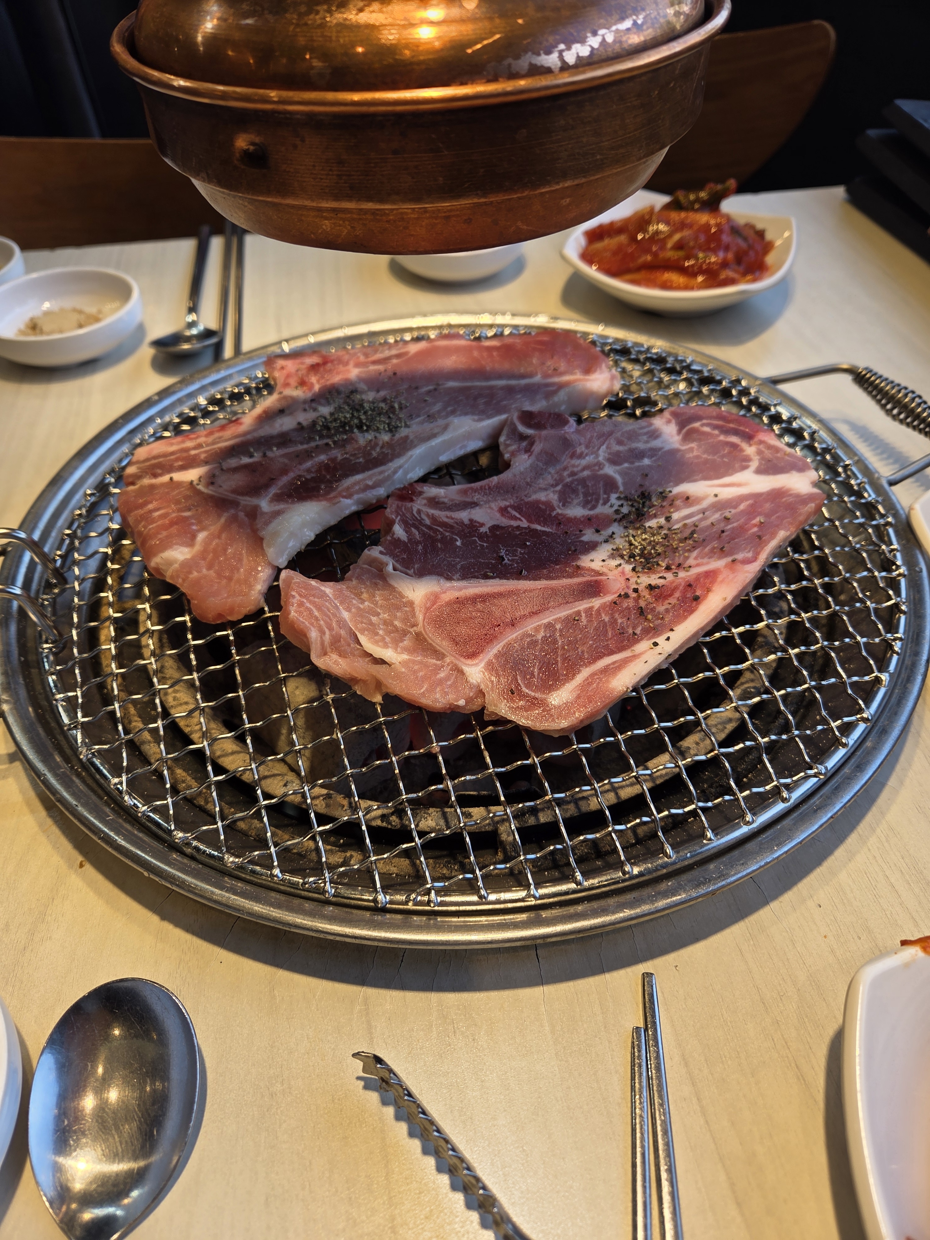 직원분들 항상 친절하시고 음식맛도 항상 일정하게 맛있습니다.요즘 빙수가 맛있네요.고기먹으러