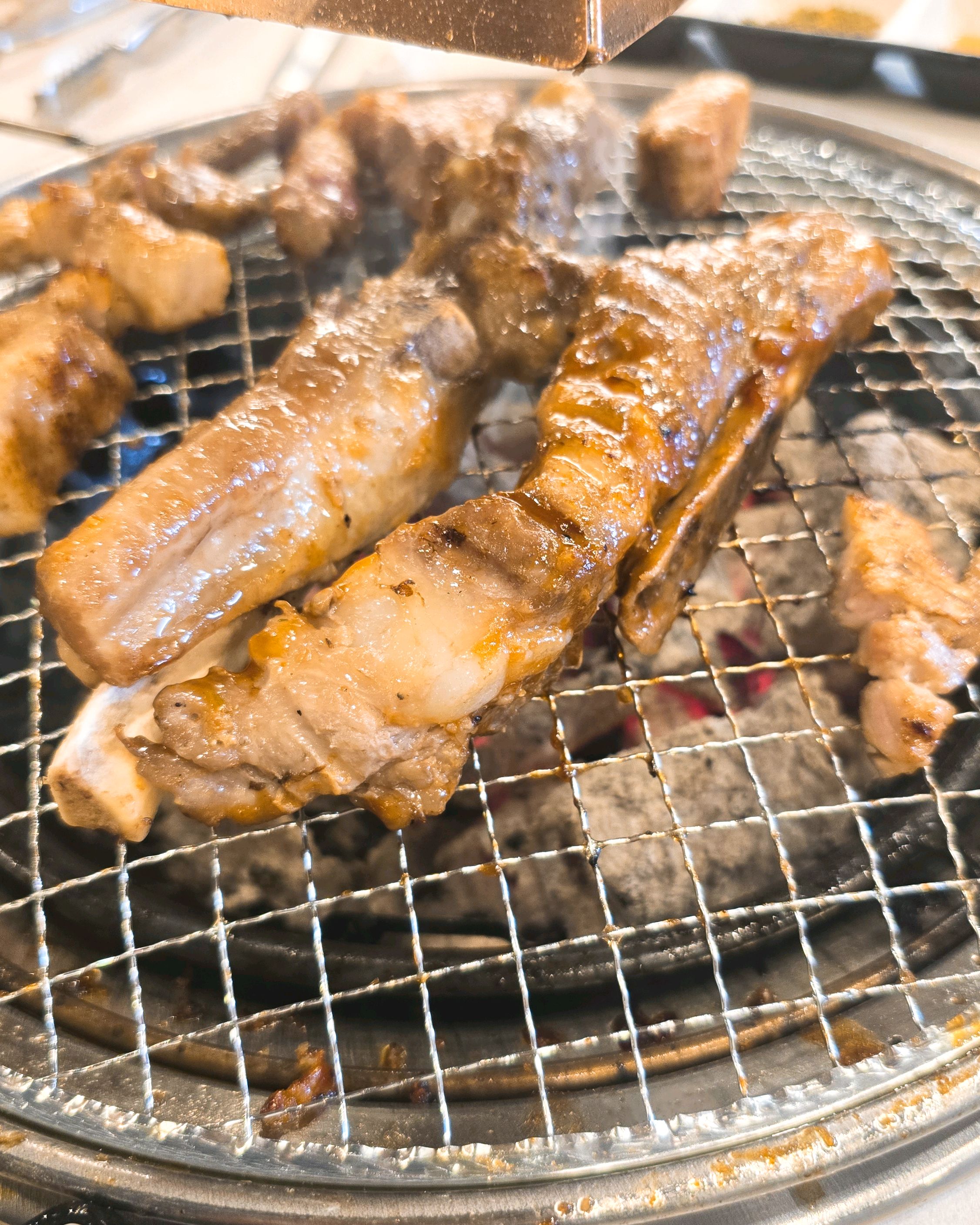 사장님과 직원들 바쁜 와중에도 모두 친절하시고, 음식도 모두 맛있고, 그릇도 먼저 알아서