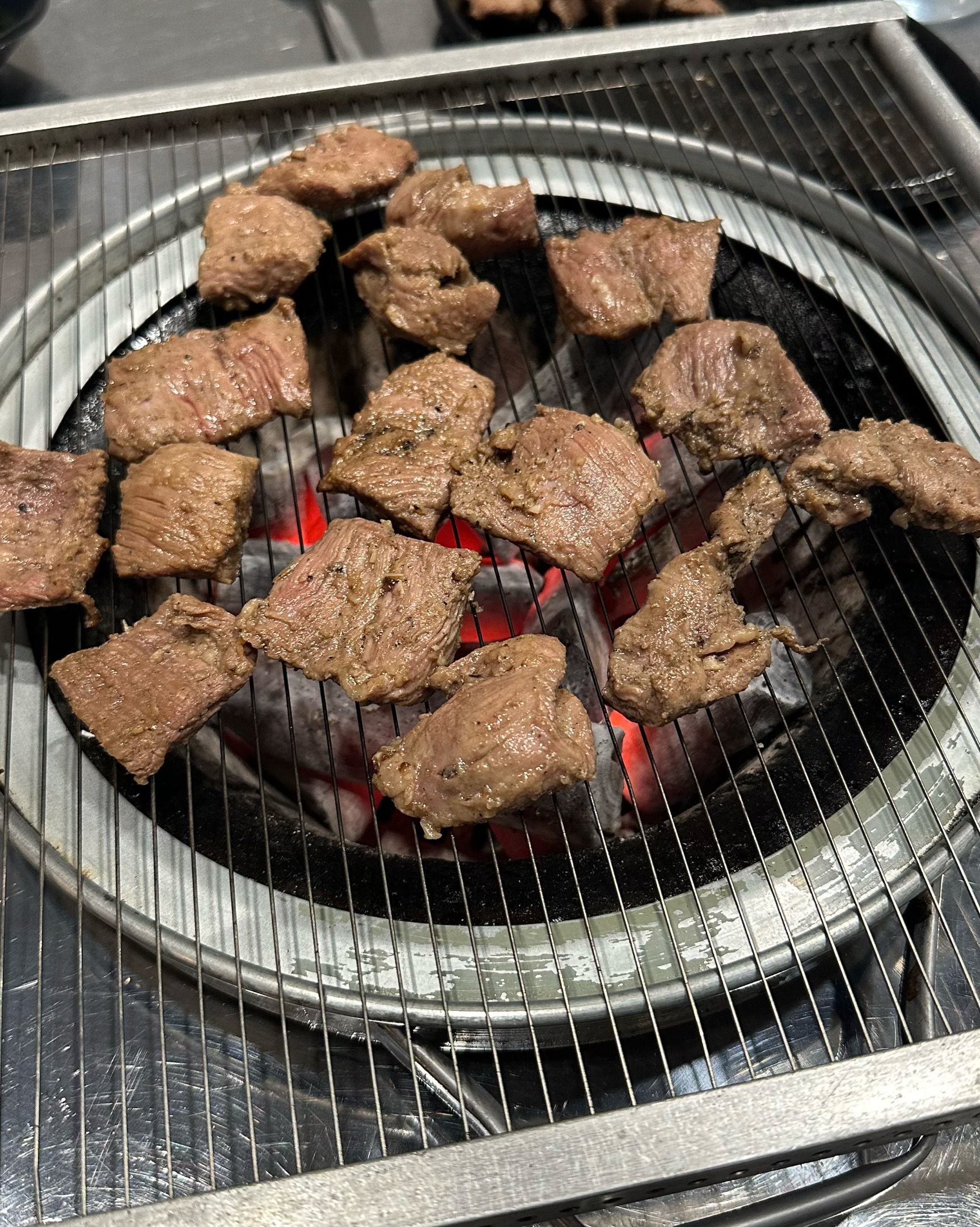 고기가 맛있어요 ㅎㅎ 집 앞 고기맛집 찾은 것 같아요!! - 대전 맛집 춘선소제동 숯불구이