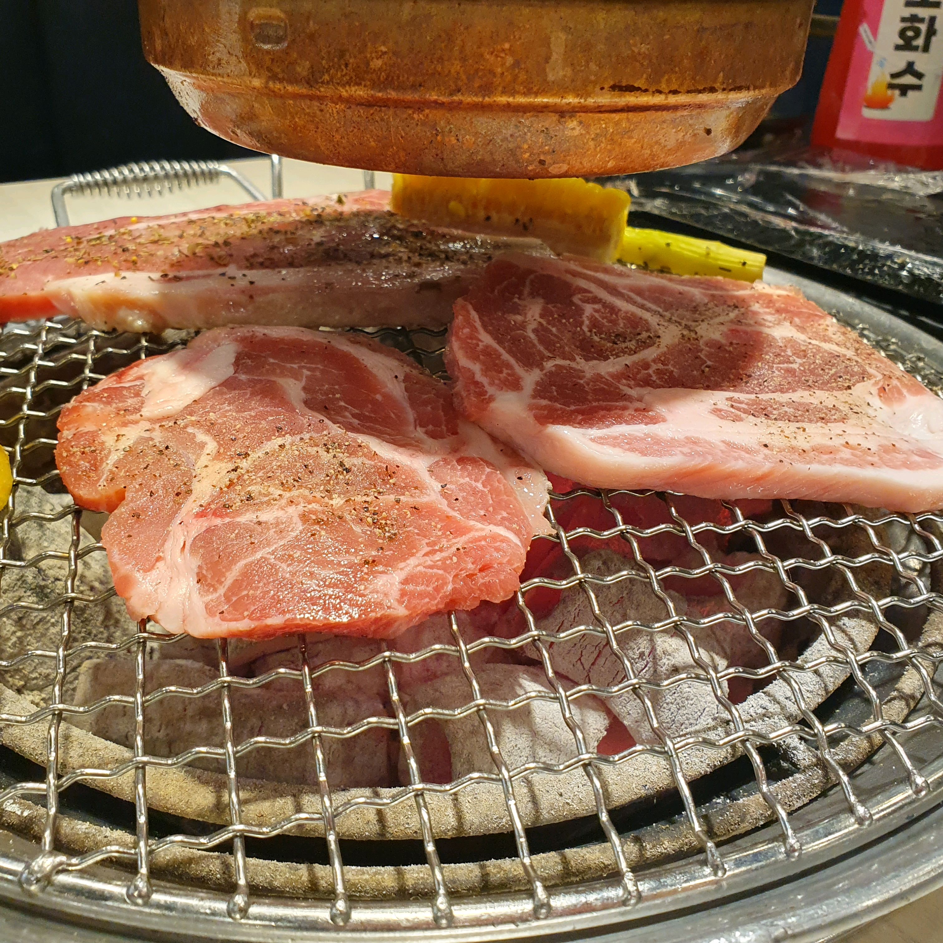 양껏 고기 먹을 수 있고, 맥주 무제한 메뉴도 있어서 좋았습니다. - 신촌 맛집 명륜진사갈비 서울신촌점