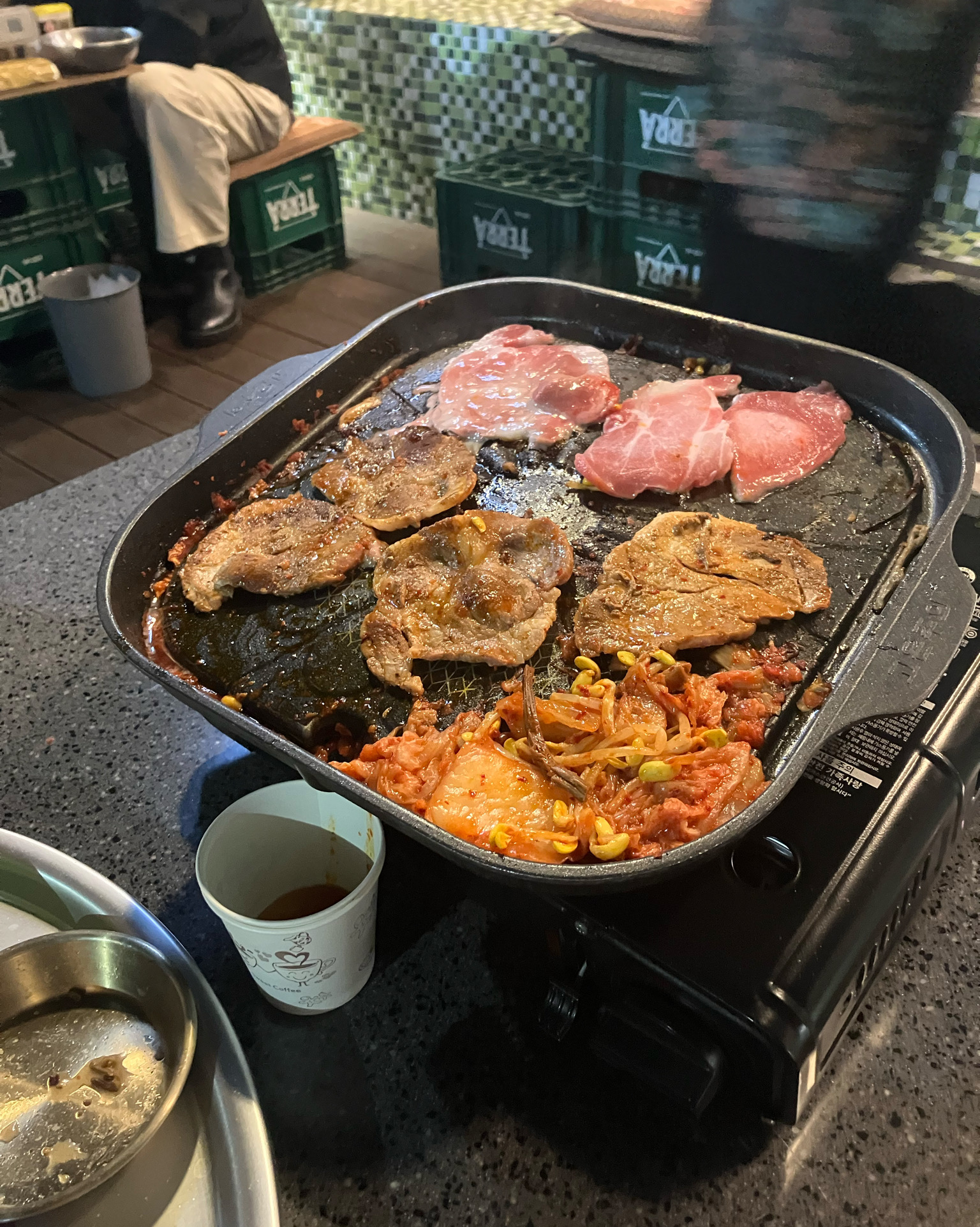날씨 좋을때 밖에서 야장 분위기로 먹기 너무 좋은 곳입니다! 여자친구랑 깉이 욌는데 분위기