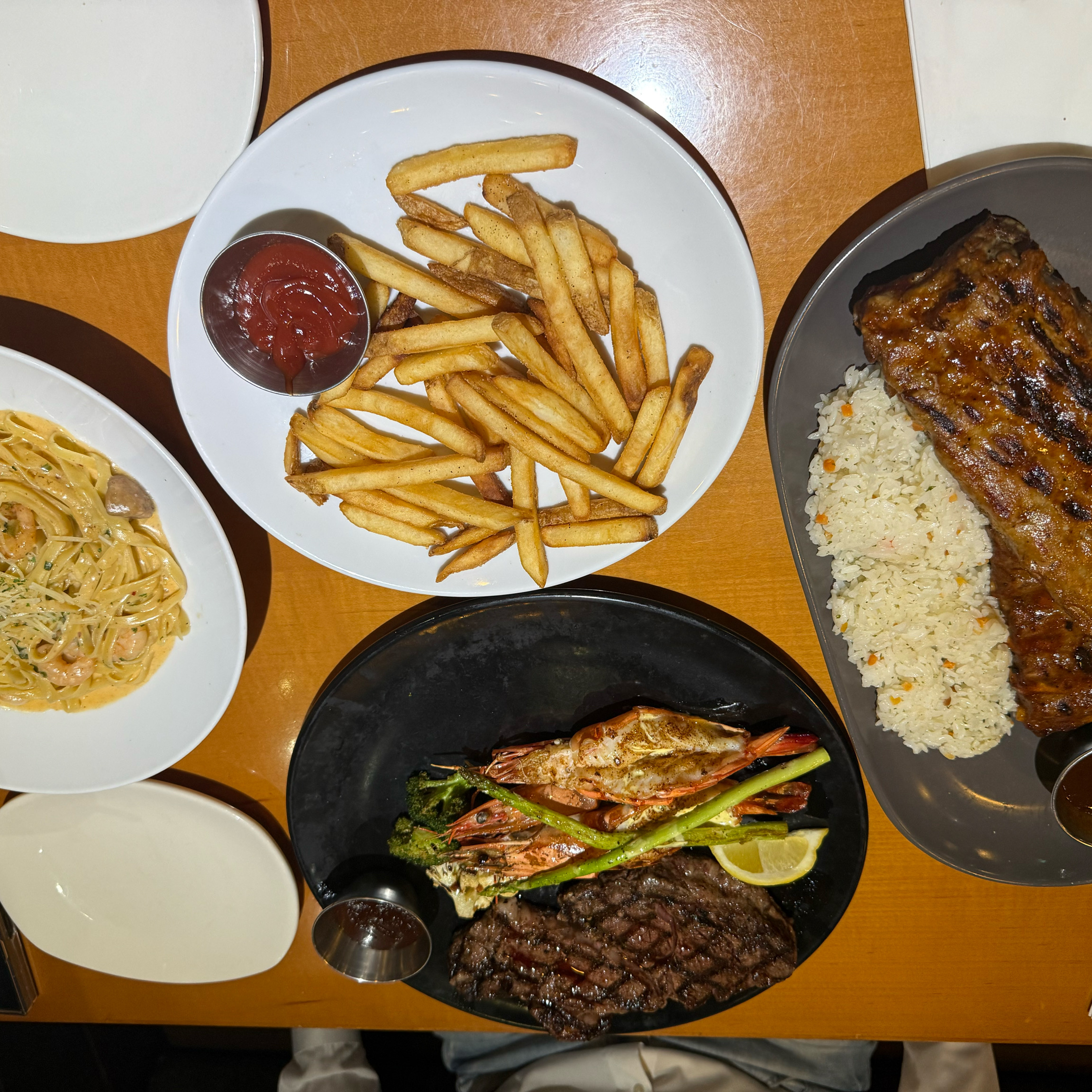 아웃백에서 가장 좋아하는 메뉴는 투움바 파스타인데, 언제 가도 늘 맛이 일관되고 퀄리티가