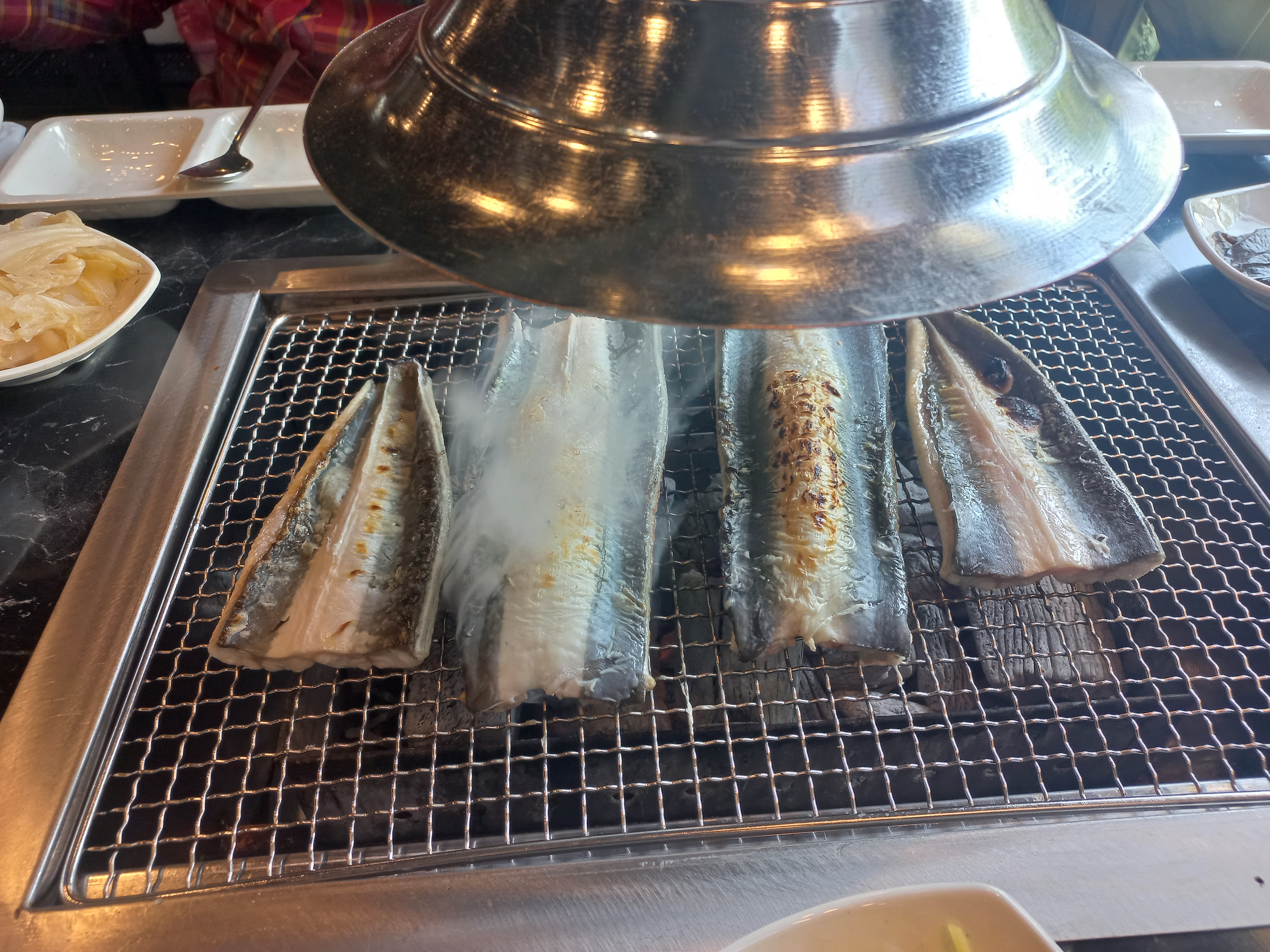 오랜만에 부모님 모시고 다시 방문했습니다. 매장넓고 장어신선하고 직원분들이 다 구워주셔서