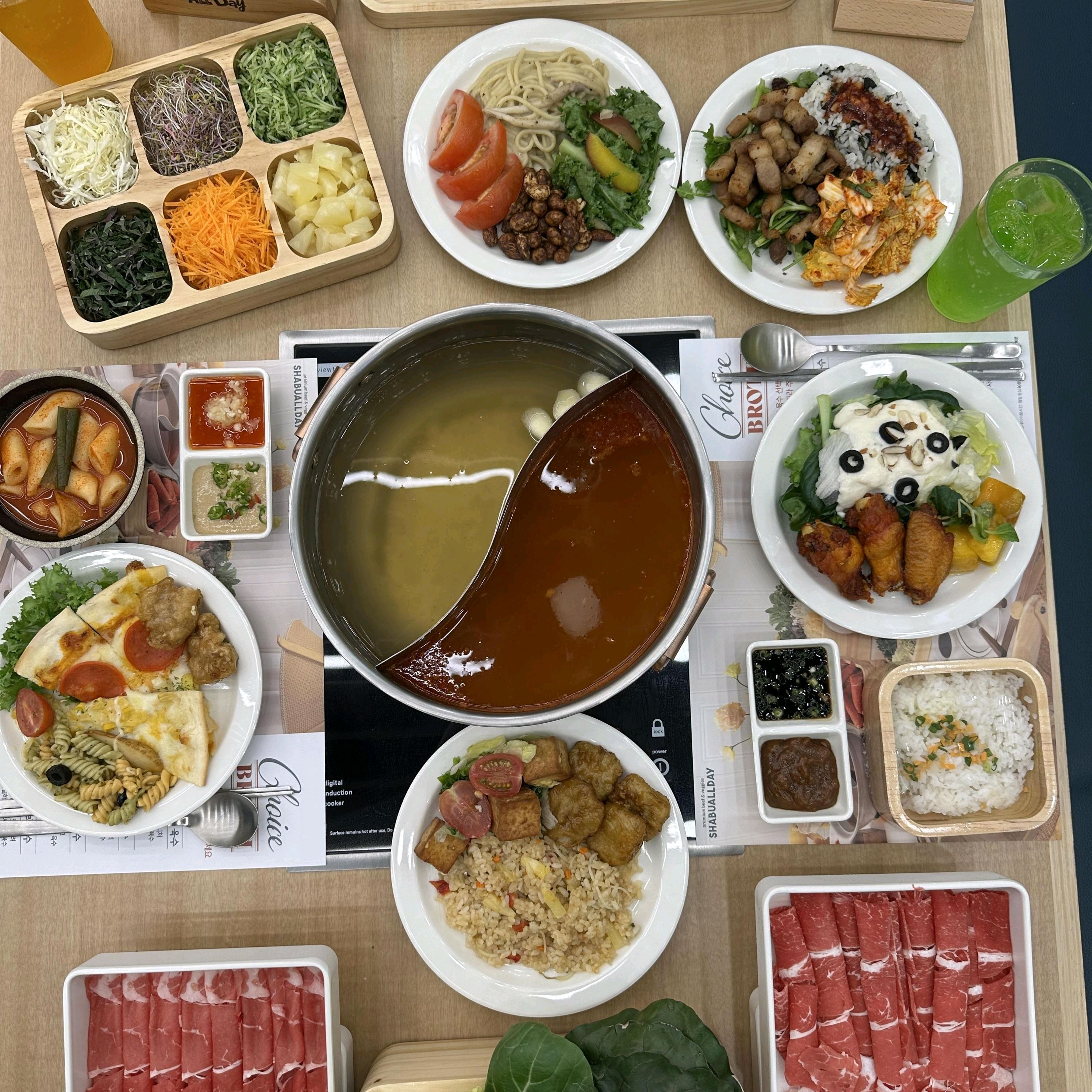 만족스러운 샤브샤브 맛집이었어요~ 취향에 맞는 육수도 고를 수 있어서 좋았어요. 프리미엄