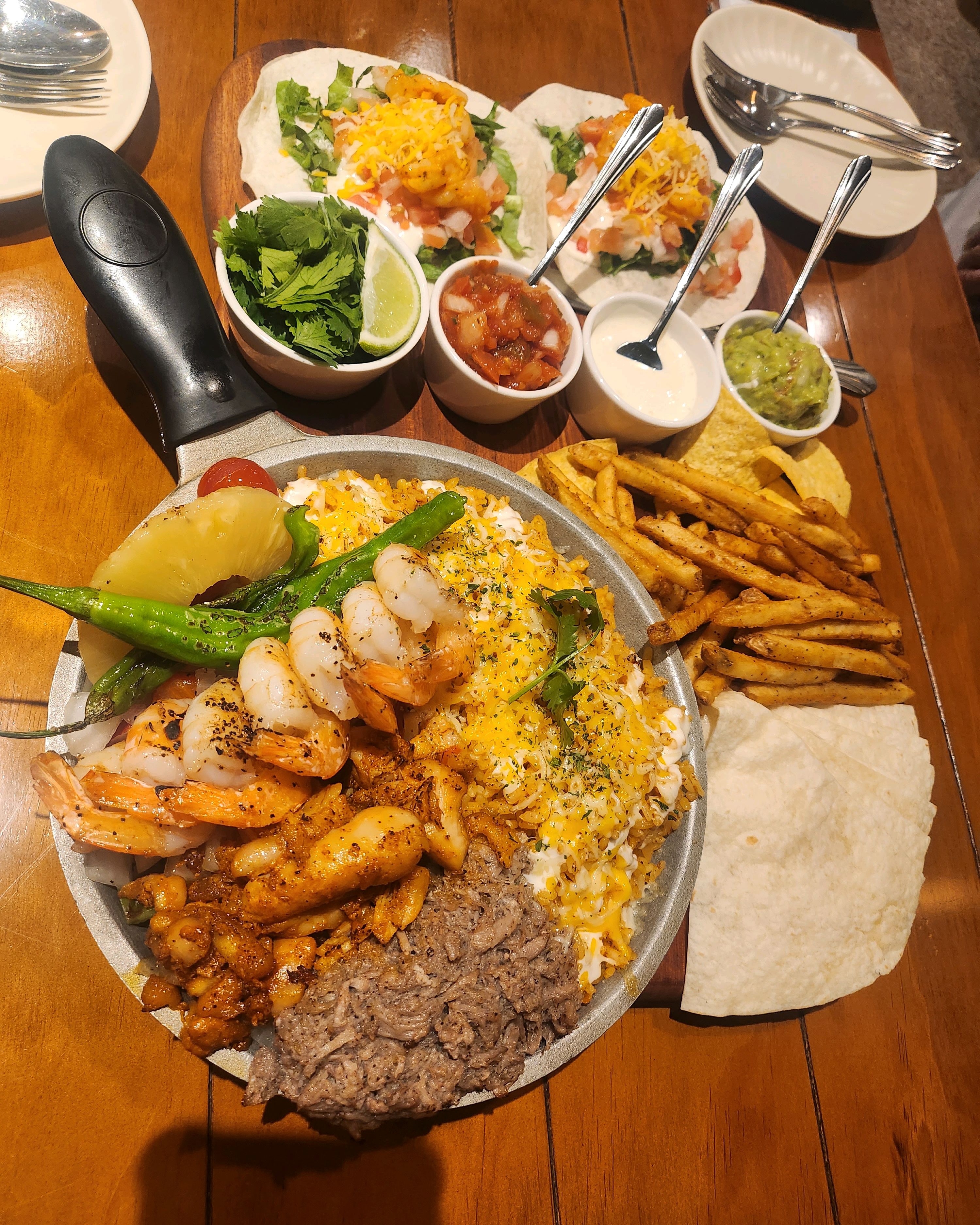 지난번 아들하고 오고 오늘 딸하고 셋이서 또왔어요 넘맛있어서 자꾸자꾸 생각나는 맛이에요~