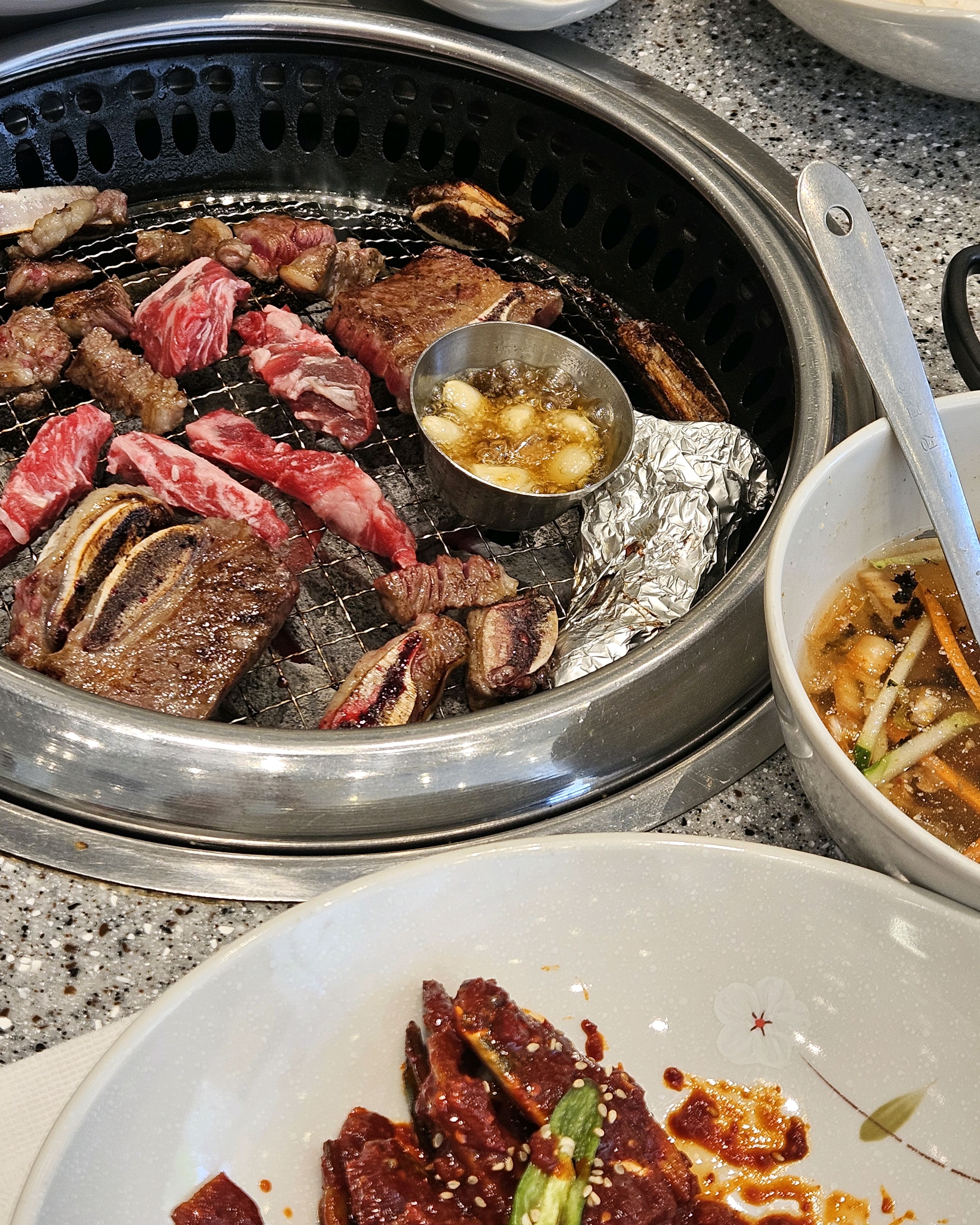 할머니댁 온 기념으로 가족들끼리 외식하러 이 곳에 왔어요-! - 인천 맛집 설화생갈비 주안점