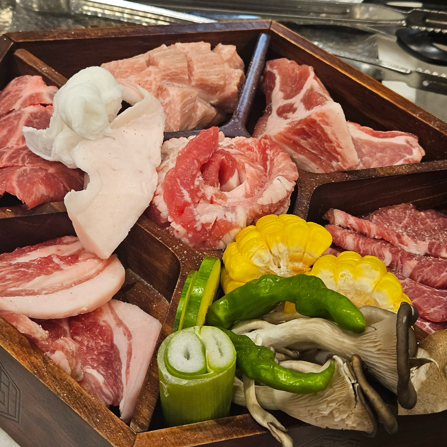 직원분들도 너무 친절하시고 고기가 너무 맛있어요 !! - 불당동 맛집 육화미 신불당점