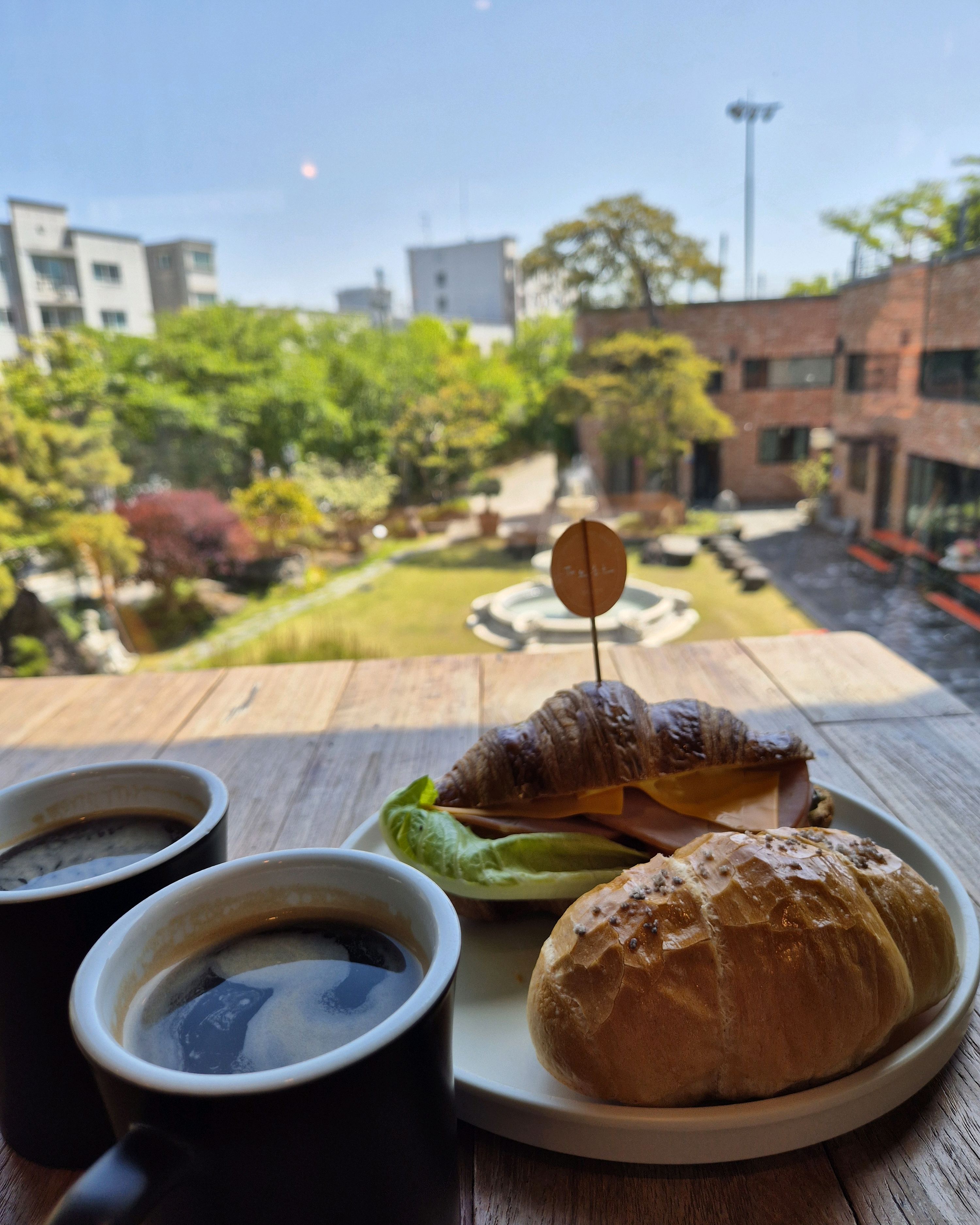 소금빵도맛있는데 샌드위치도 너무 맛있네요 - 대전 맛집 더노은로