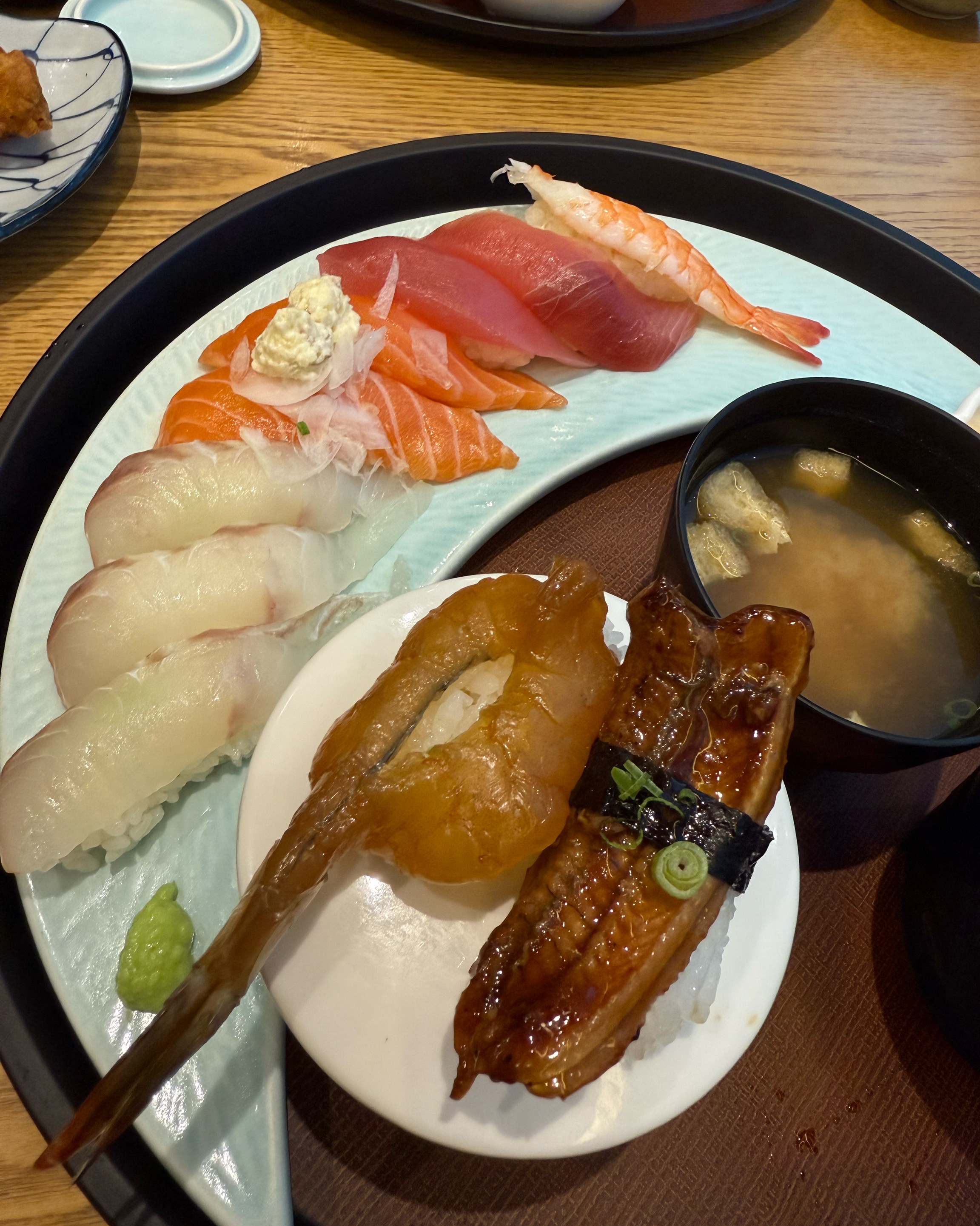 자주 오는 가게입니다~! 올 때 마다 매장이 청결하고 직원 분들이 친절하세요! 외식 장소로