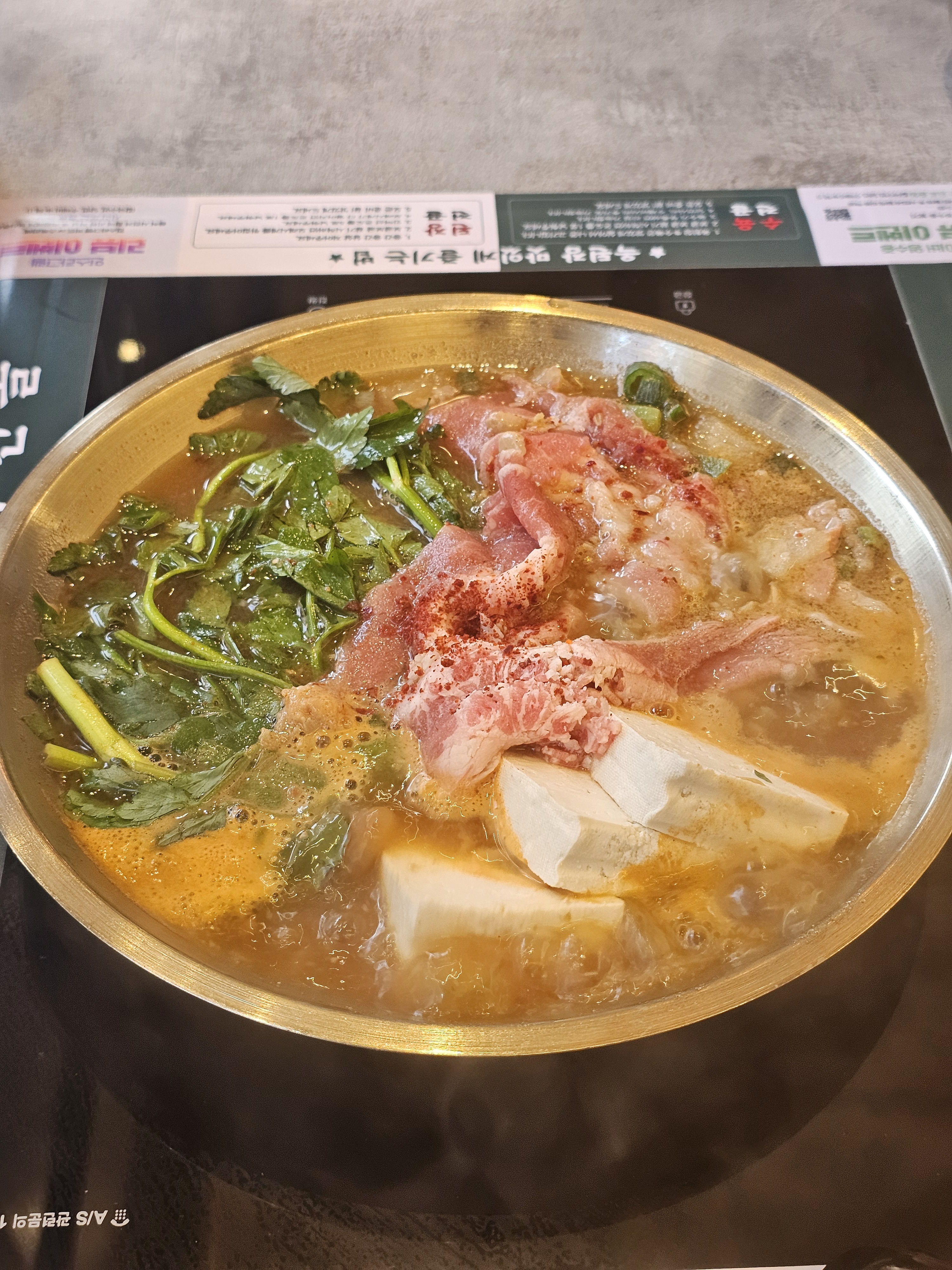 지난번에 방문했을 때 맛있게 먹어서 두 번째 방문했습니다! 직원분이 친절하시고 음식도 맛있