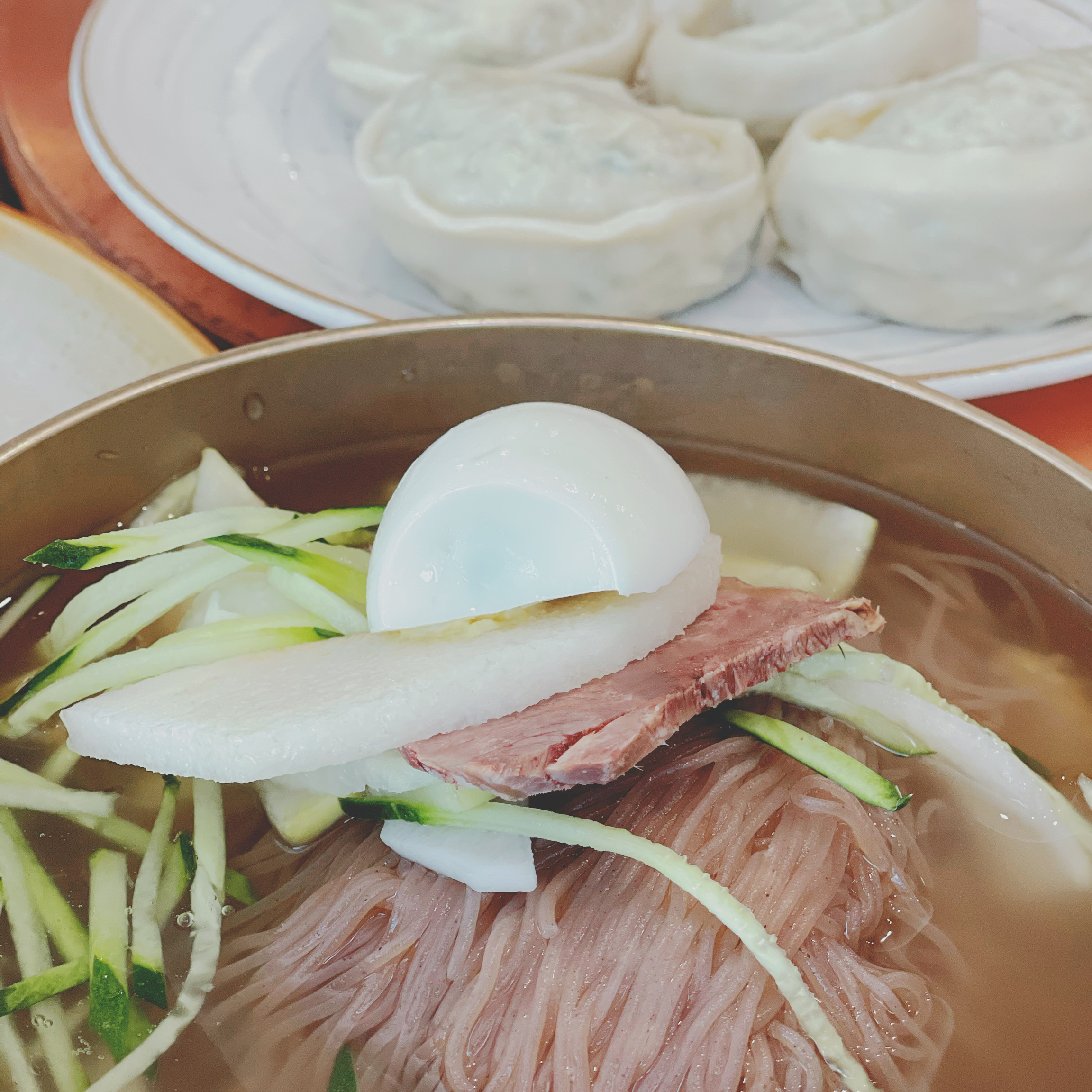 물냉비냉 먹었어요! 냉면이 정말 시원해서 좋아요! 얼음도 안 들어있는데 어떻게 이렇게 차가
