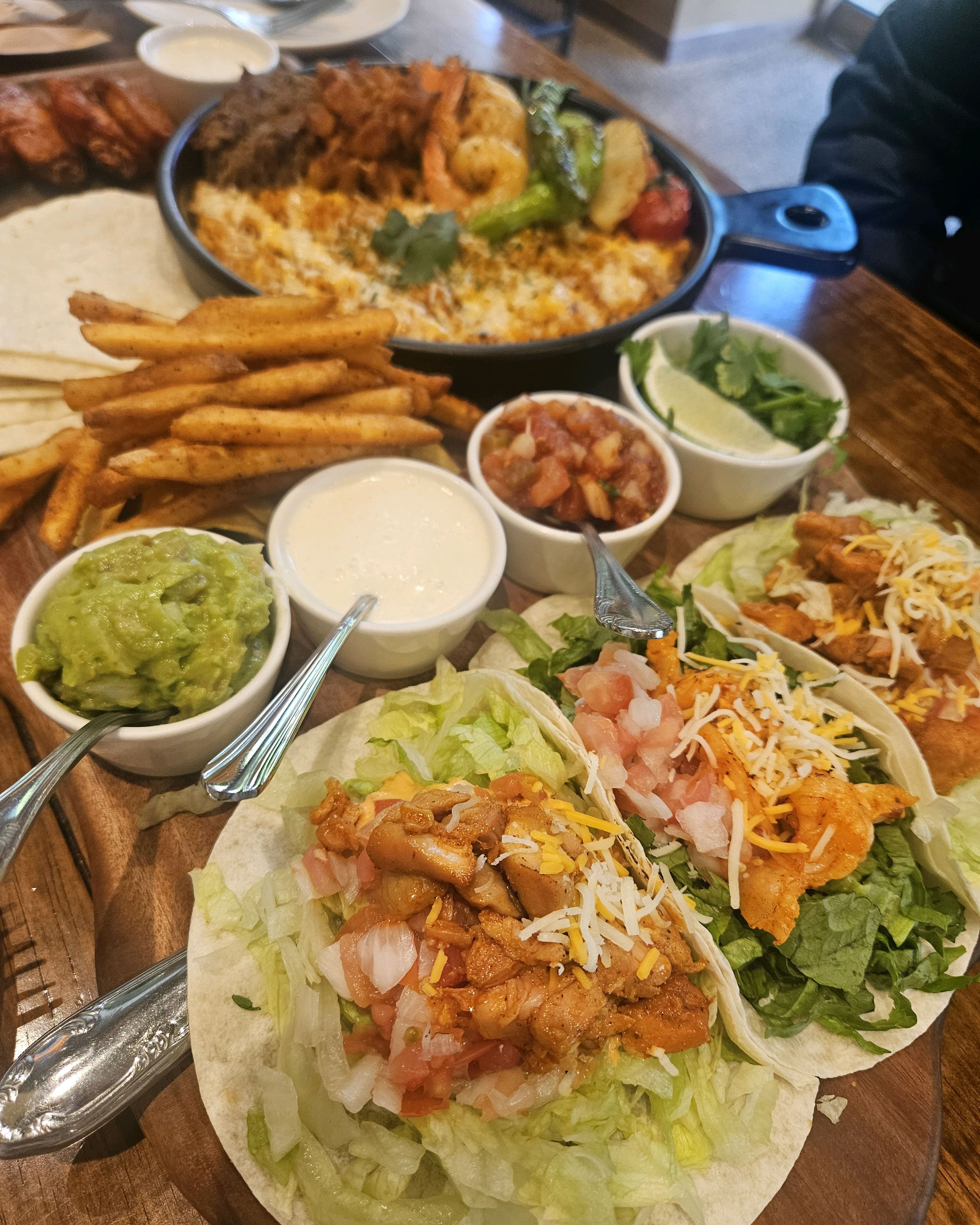 가족 나들이로 방문했어요. 친절하시고 음식도 맛있어요. 아이가 좋아합니다^^* - 위례 맛집 갓잇 위례점