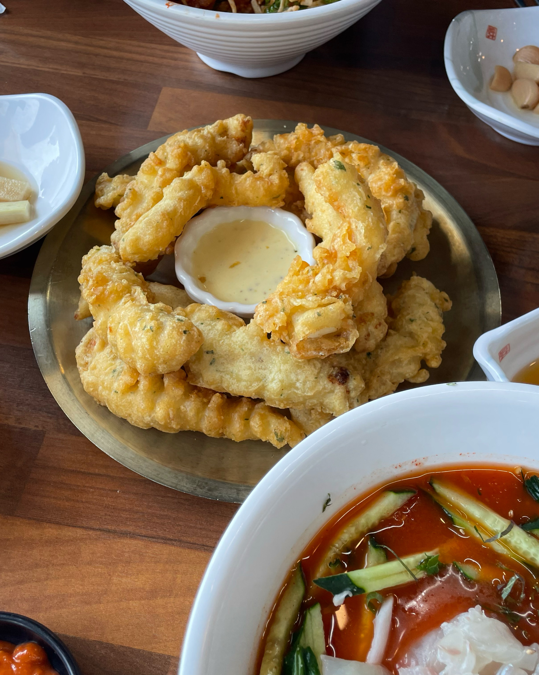 신선하고 맛있어요! 예약 없고 무조건 현장 대기입니다. 퀄리티도 높은데 가성비도 좋아요!!