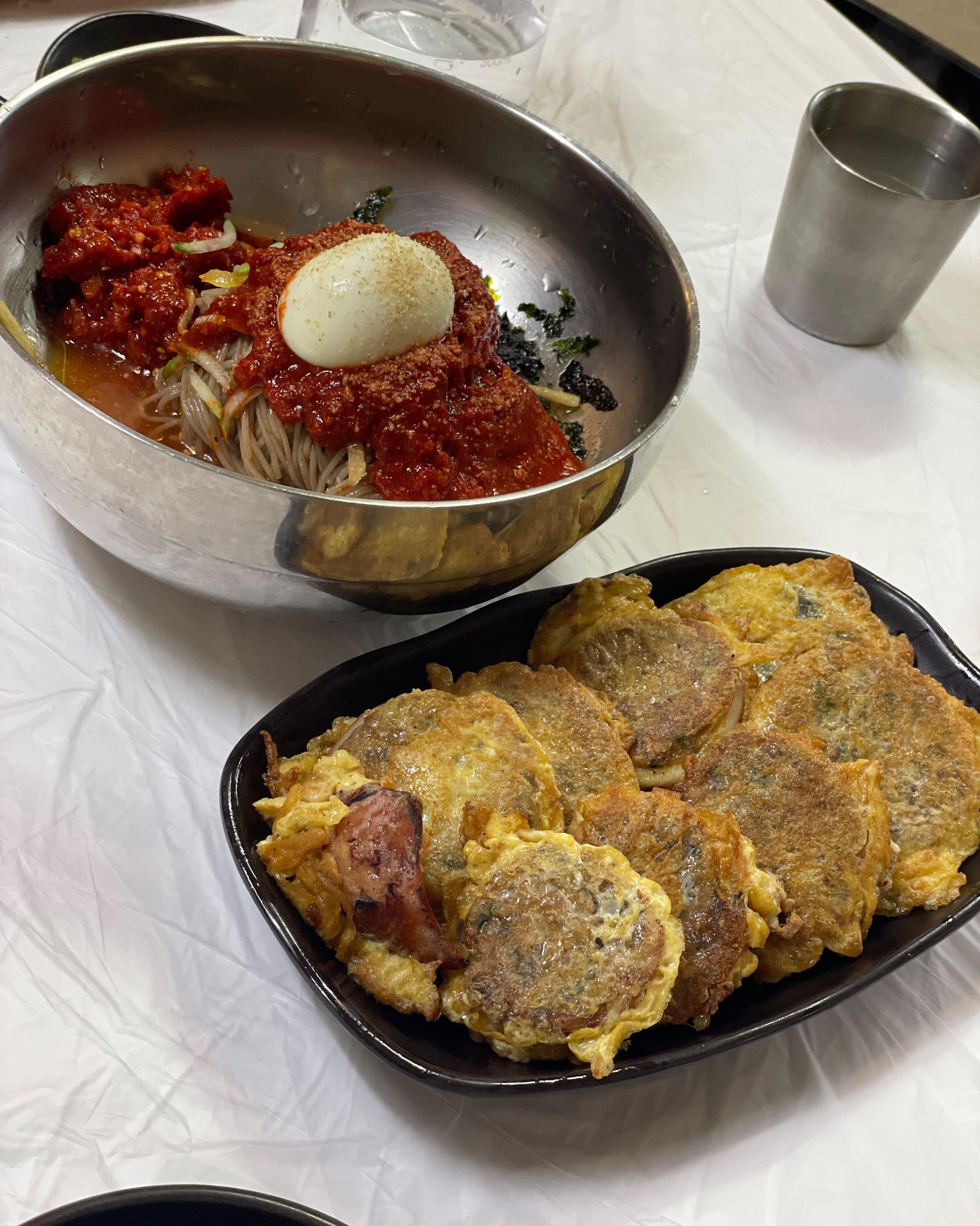 우와..너무맛있어요 기대없이왔는데 - 아바이마을 맛집 솔밭가든막국수