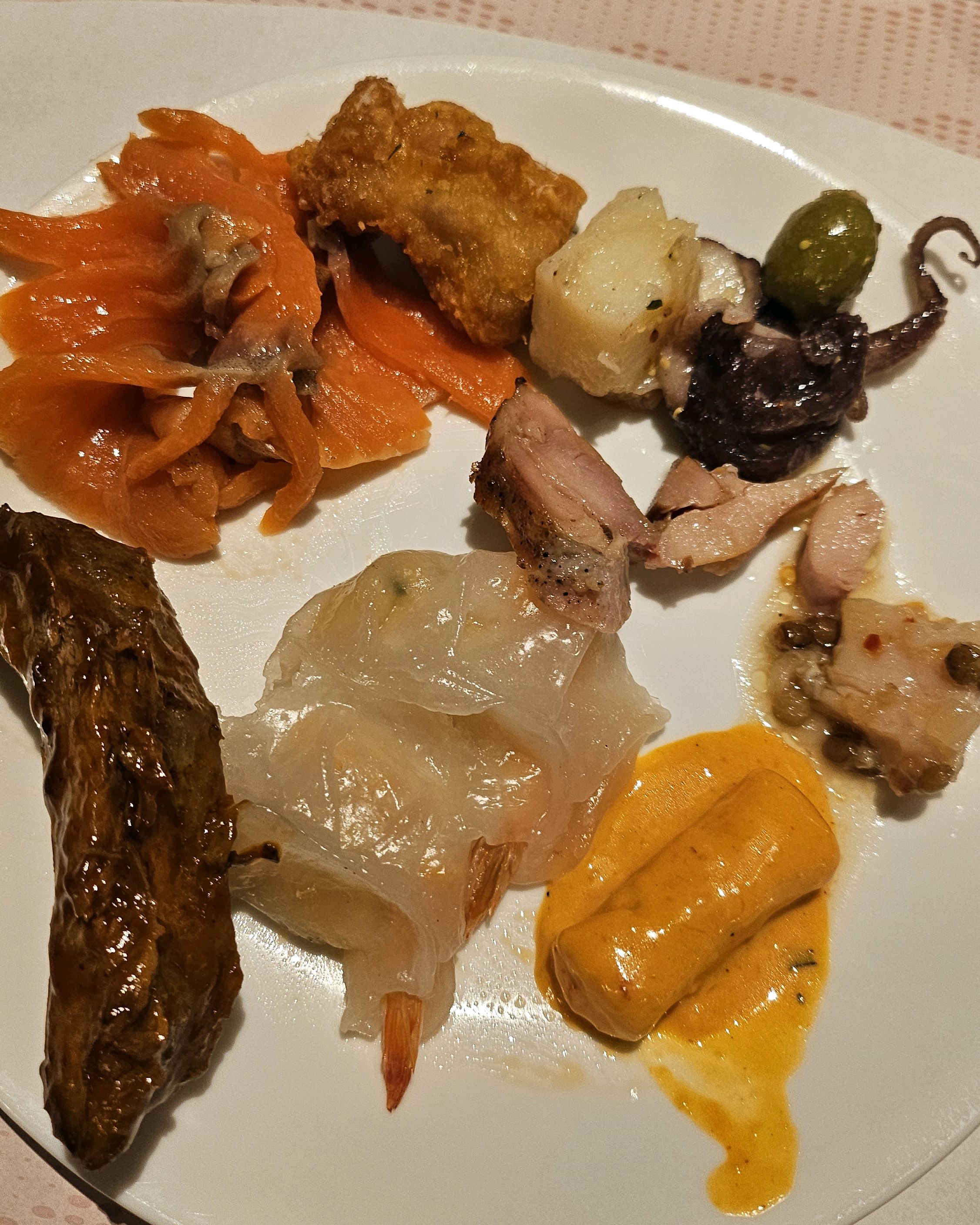 완전 맛있어요 음식하나하나 다 괜찮네요!! 빕스 오랜만인데 만족스러웠습니다 연어랑 폭립 와