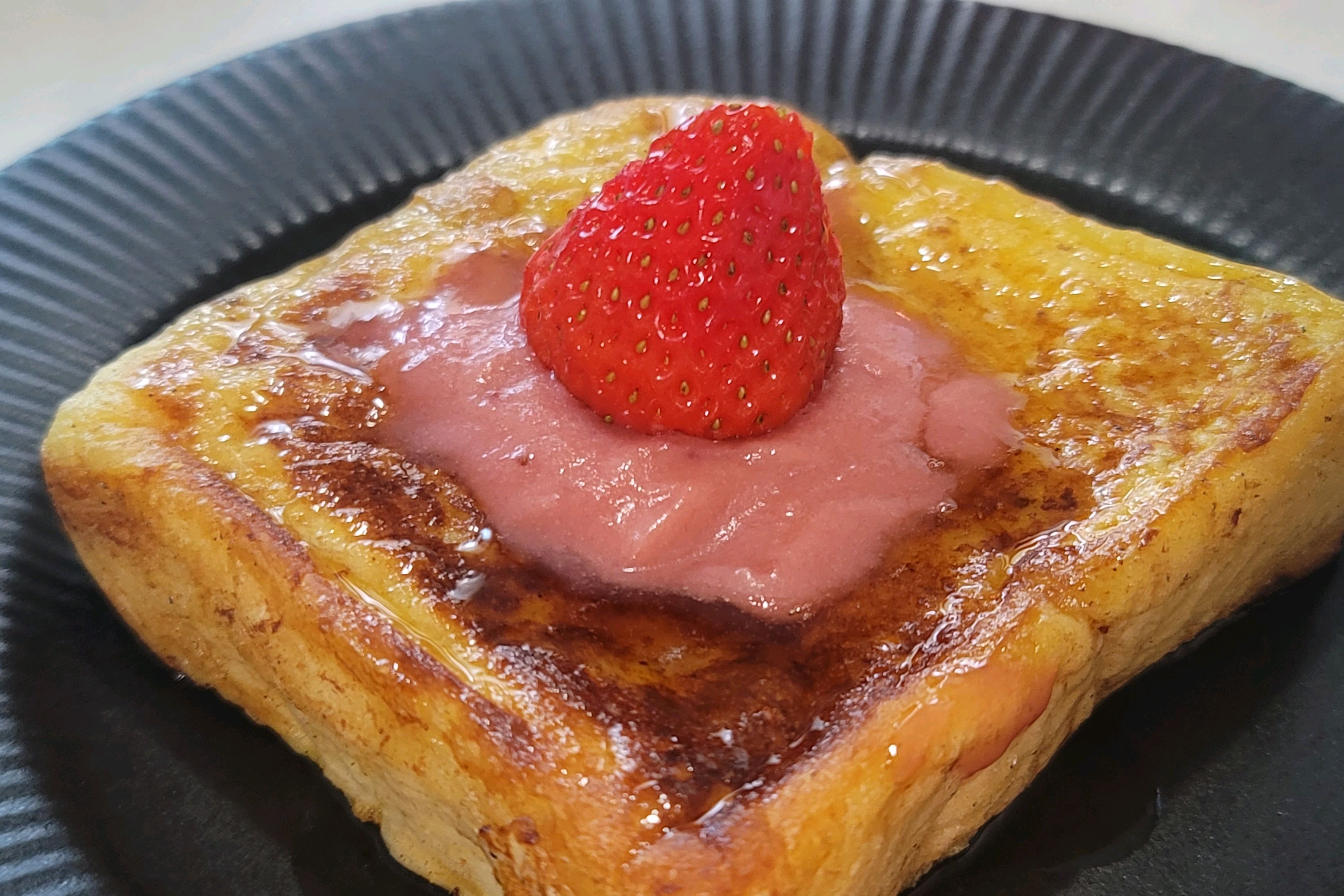 식빵계의 에르메스라는 수식어가 딱 맞는곳! - 압구정 맛집 화이트리에 압구정점