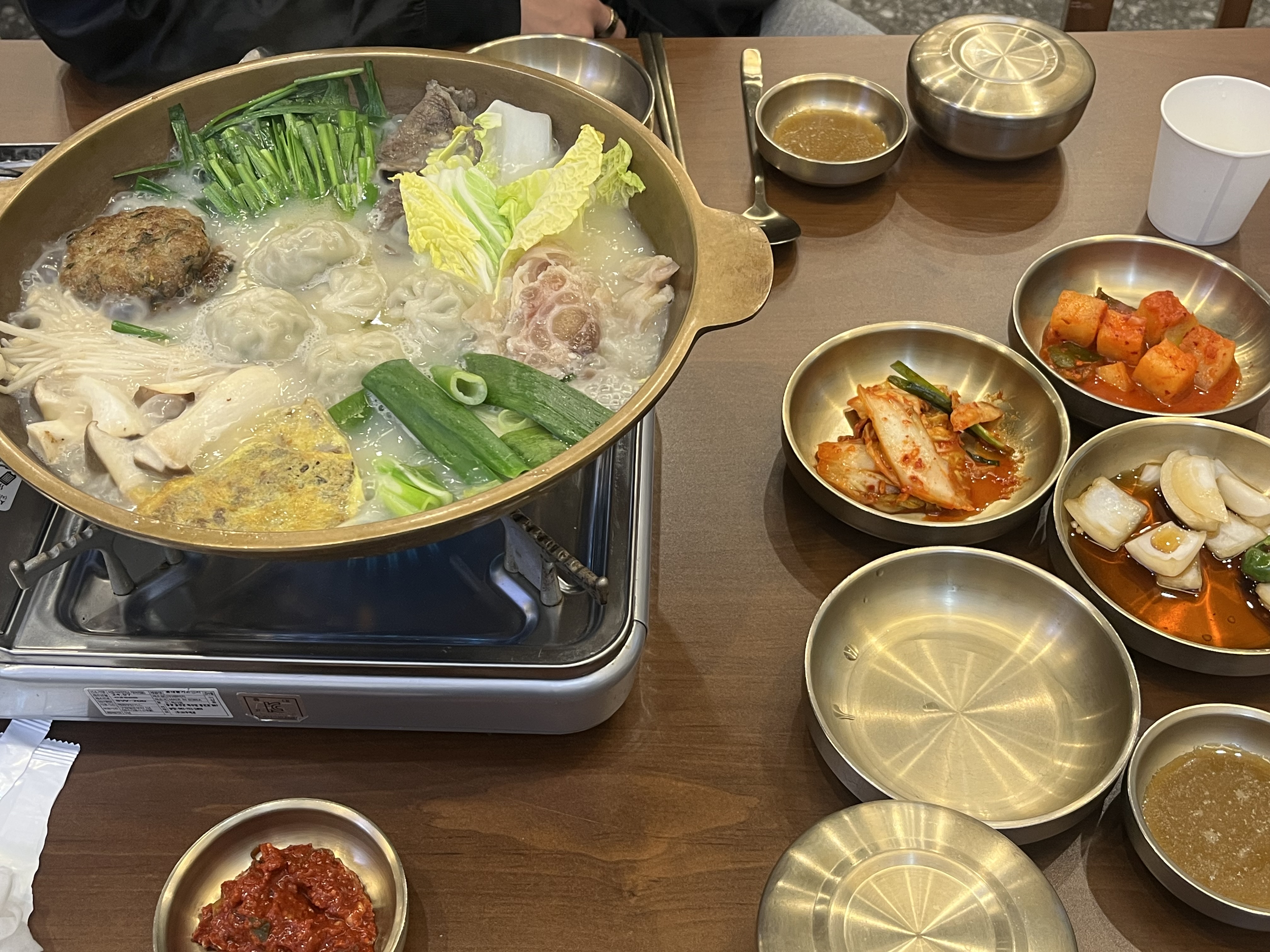 김치부터 맛있어요!!!! 기절🙈 - 불당동 맛집 육전국밥 천안불당점
