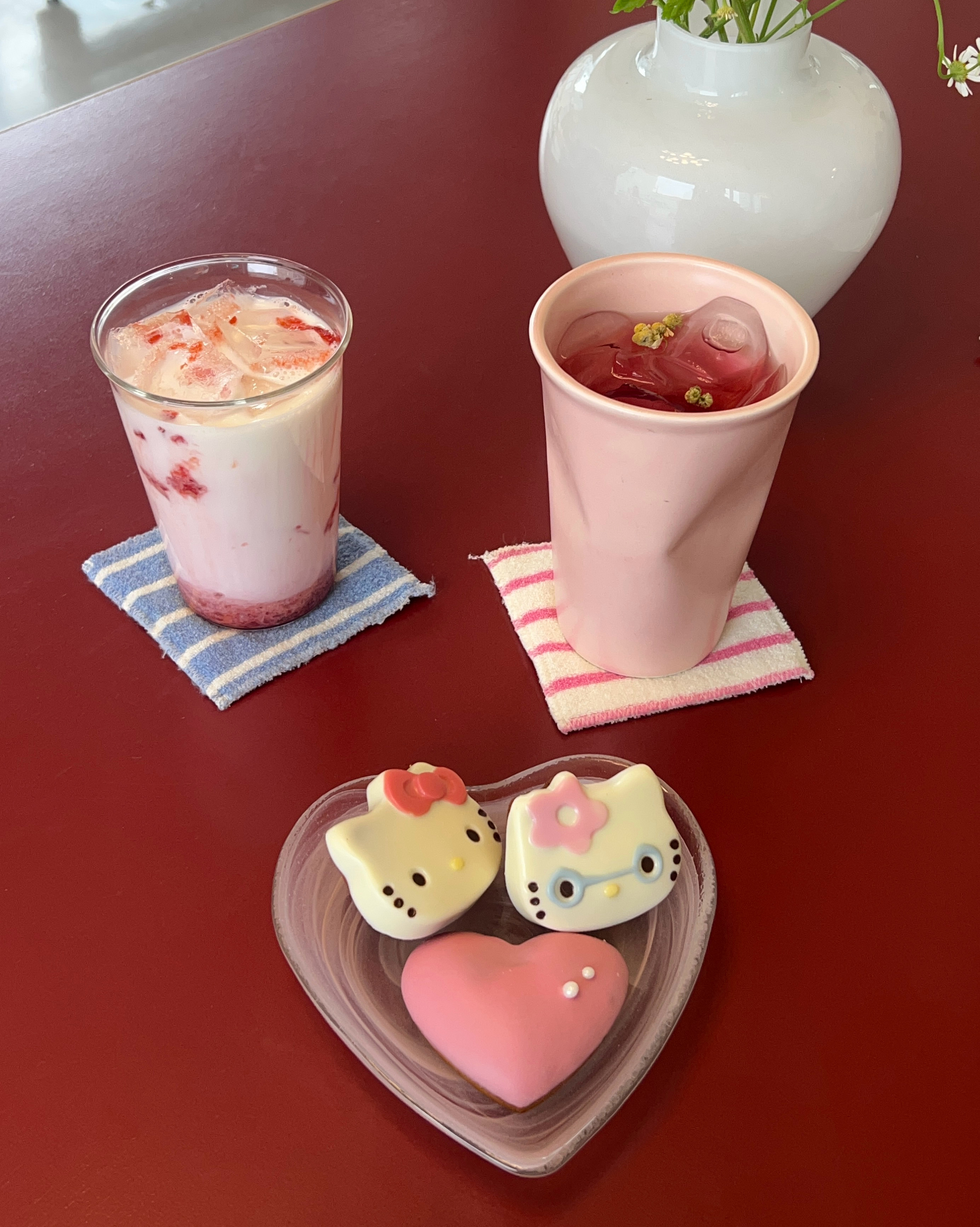 키티 너무 귀여워서 방문했는데 - 대구 맛집 투핸즈투