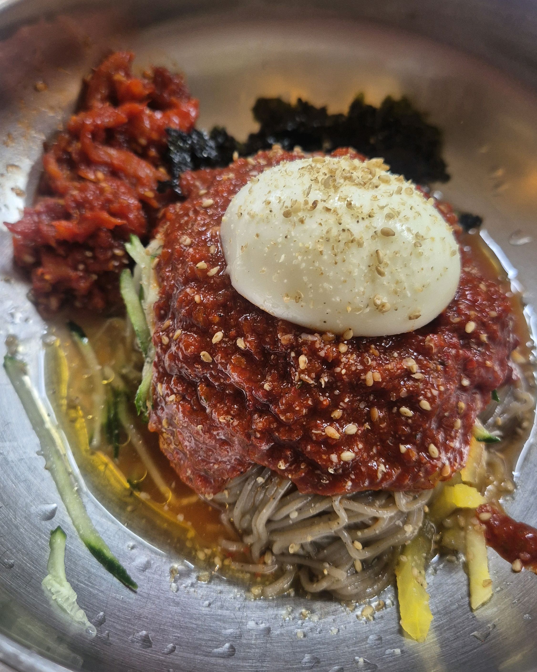 우연히 들어왔는데 너무 맛있어요 😁 2시반에도 손님이 바글바글 현지인맛집인지 넘 맛있게 먹