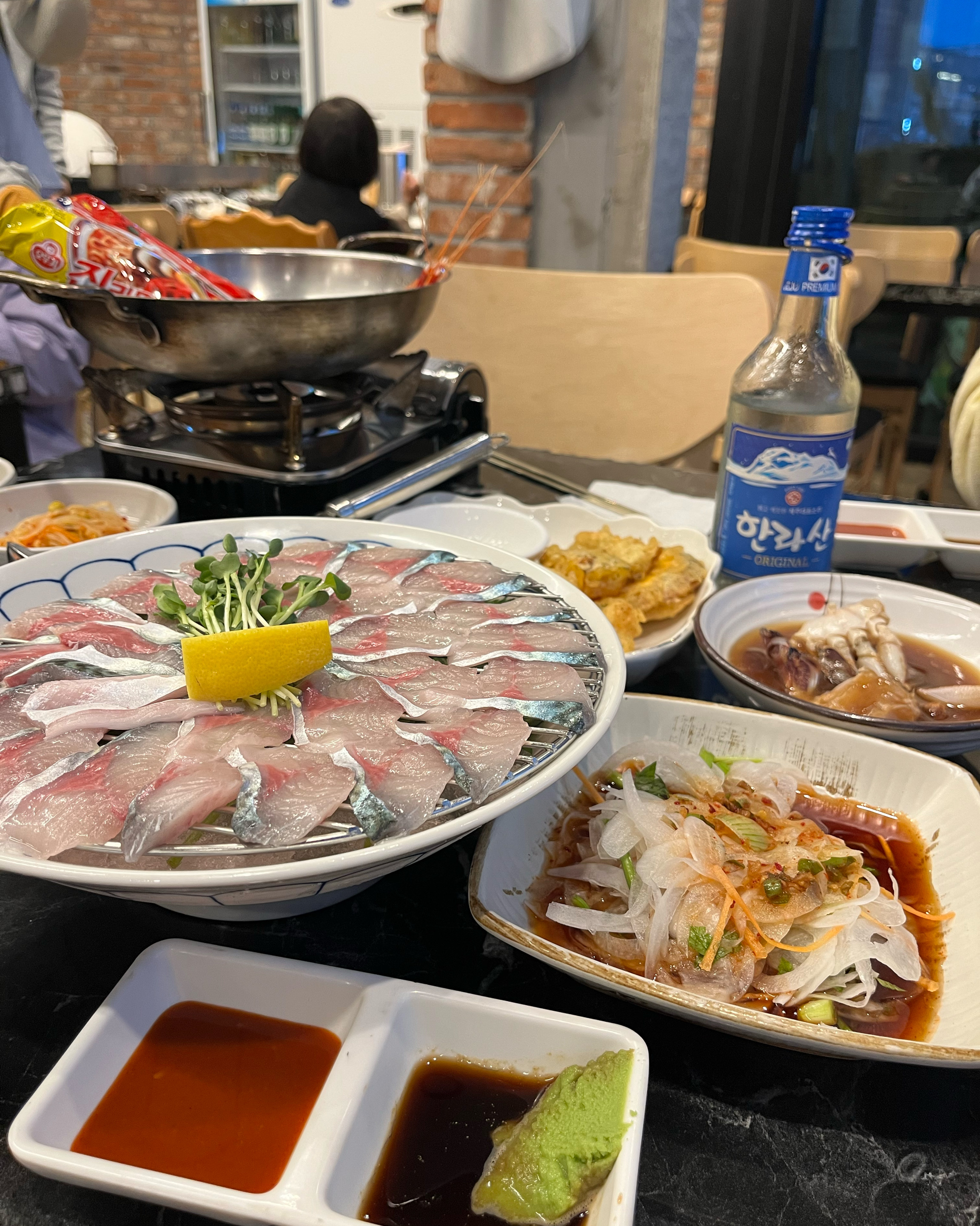 완벽한 뷰와 완벽한 음식 👍🏻 - 제주 맛집 계절식탁 함덕점