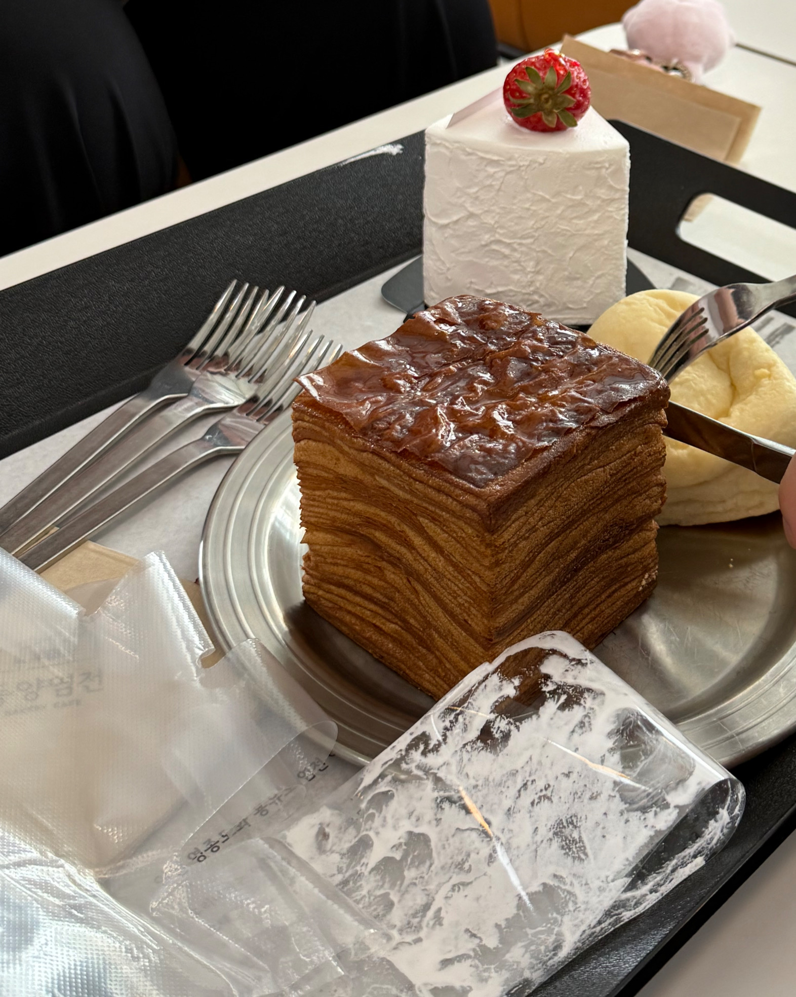 맑은 날 오면 더 좋을 것 같아요 :) - 인천 맛집 동양염전베이커리카페