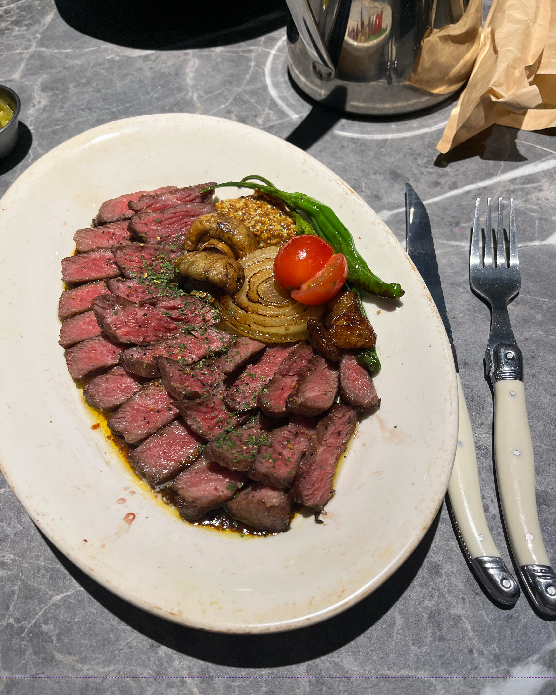 음식 맛도 좋고 가격도 착해서 또 가기 좋을거 같아요 무엇보다 인테리어,분위기가 너무 너무
